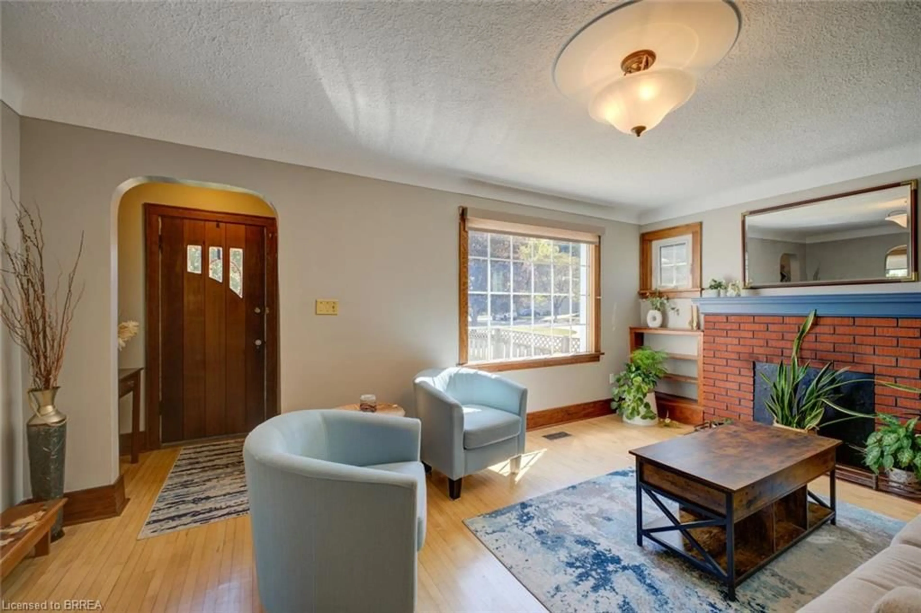 Living room with furniture, unknown for 15 Lyndsay St, Brantford Ontario N3T 2C6