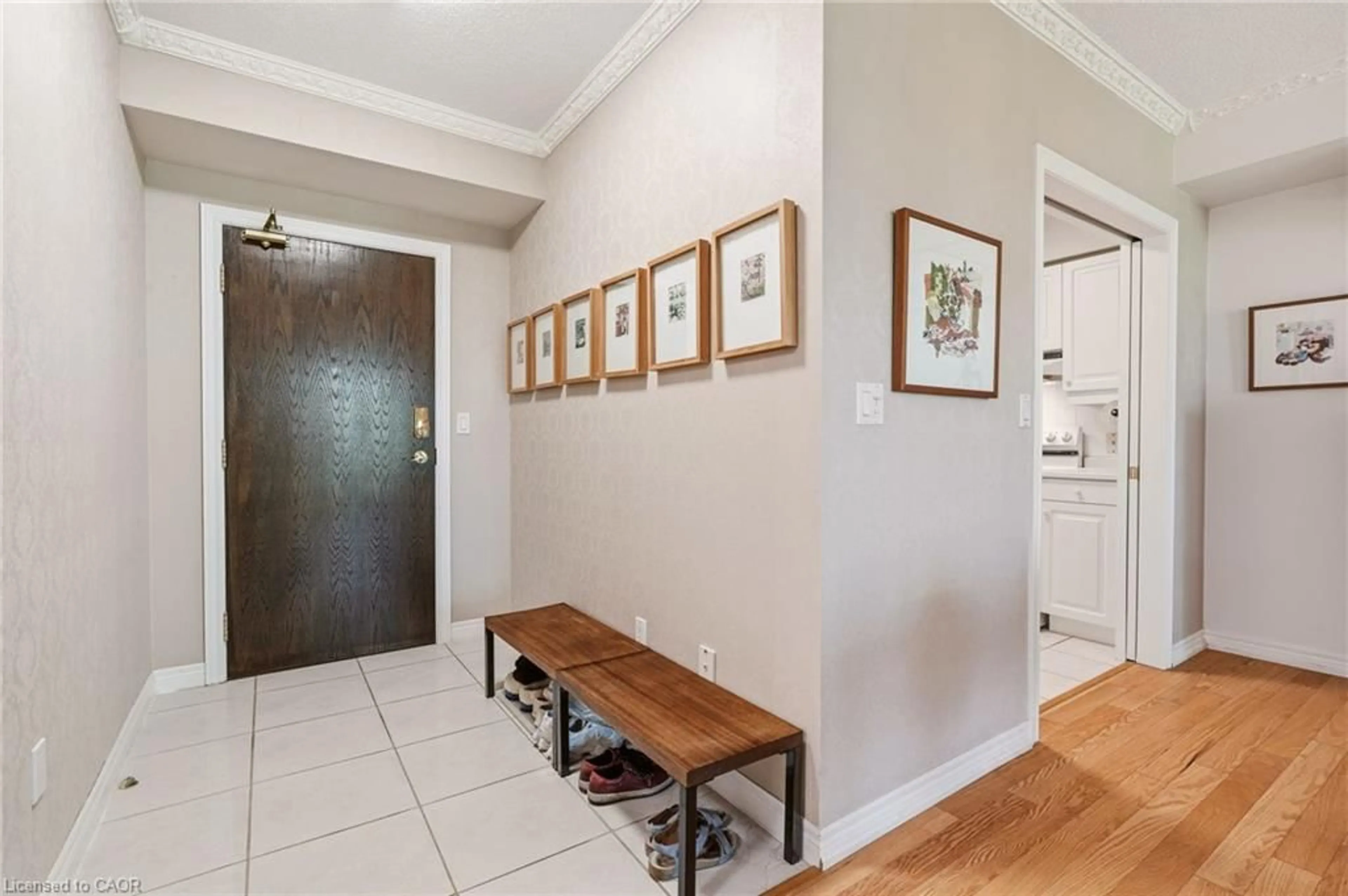 Indoor entryway for 77 Governor's Rd #404, Dundas Ontario L9H 7N8