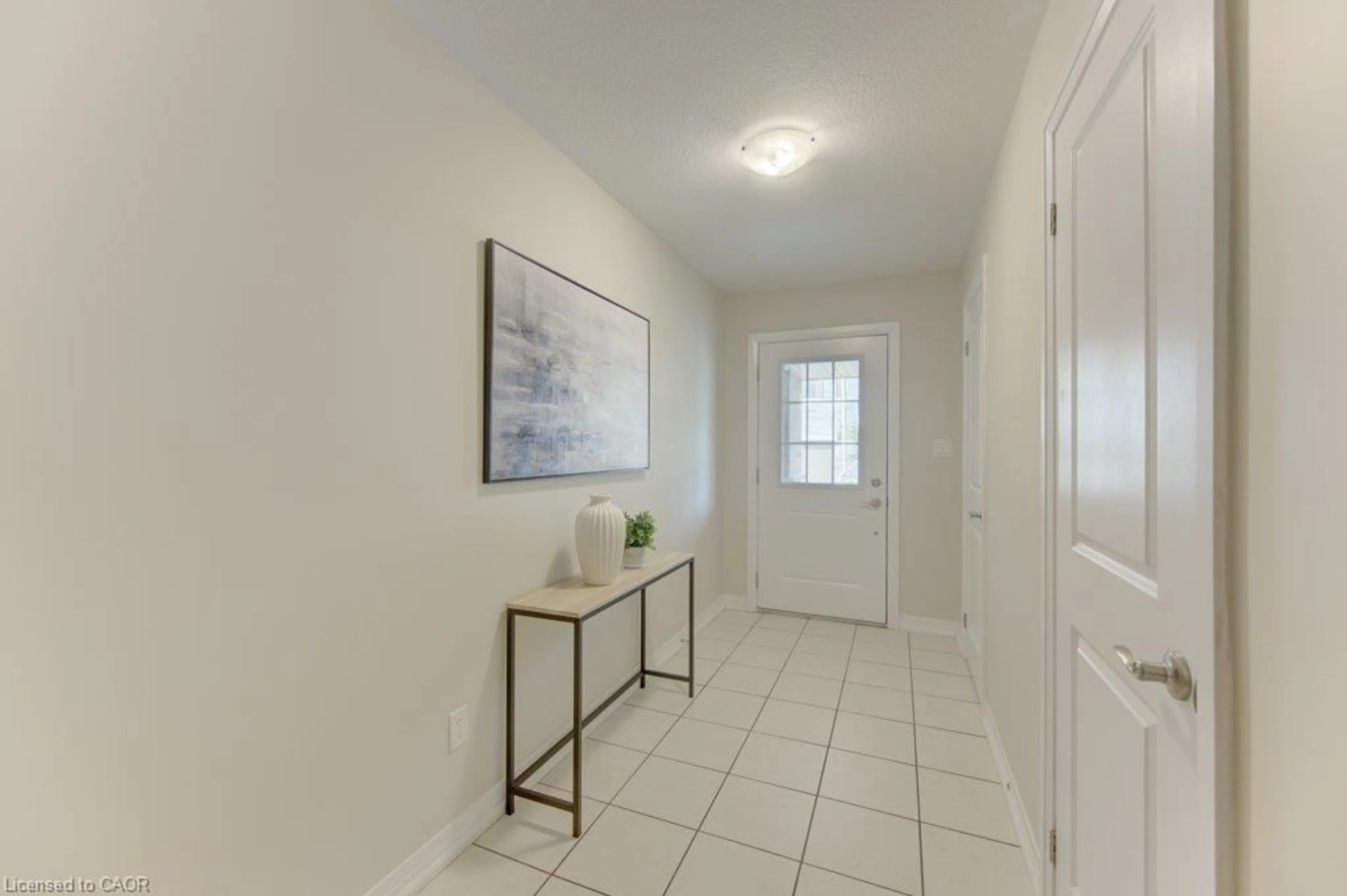 Indoor entryway for 35 Bank Swallow Cres, Kitchener Ontario N2P 0J7