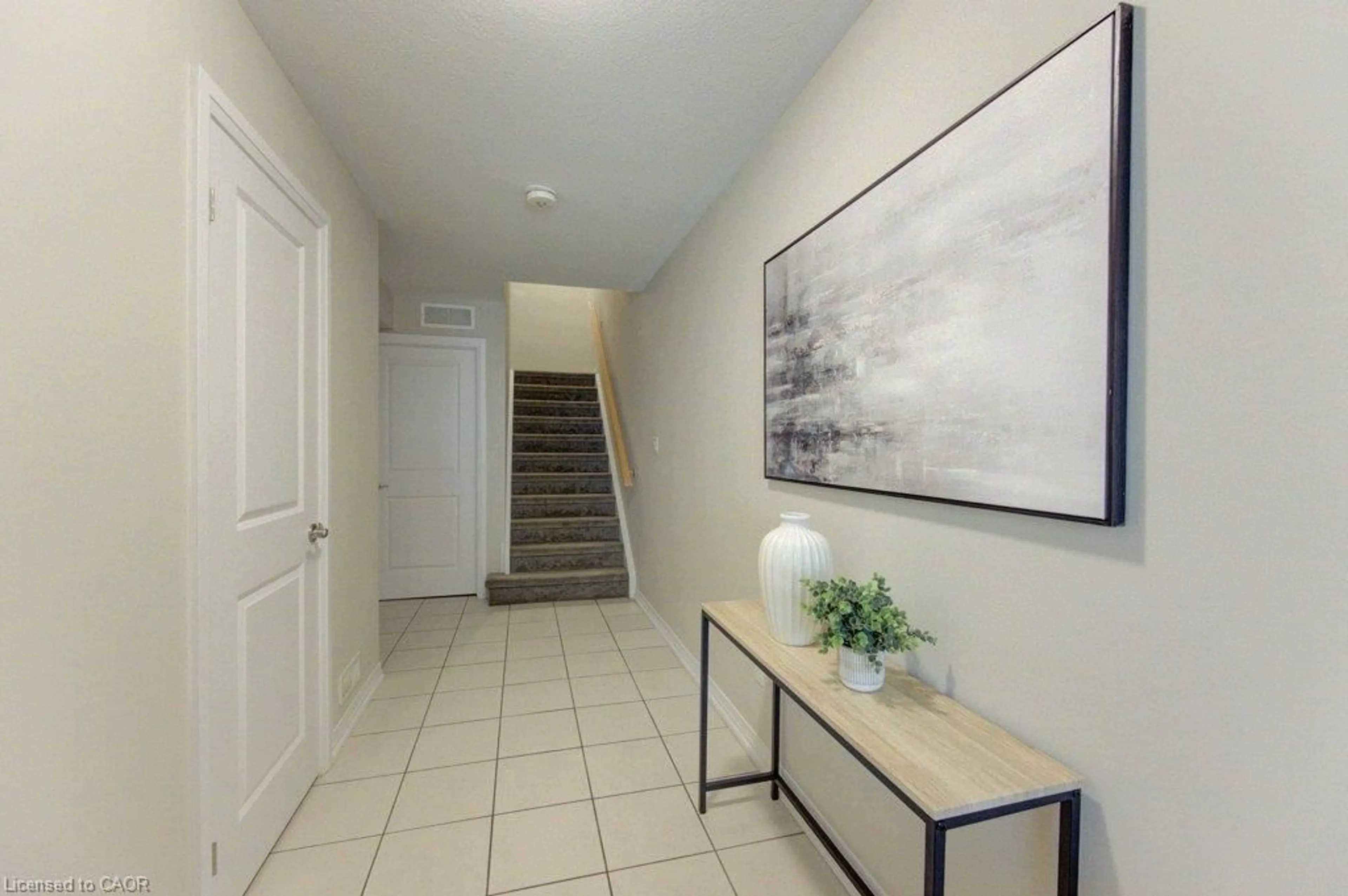 Indoor foyer for 35 Bank Swallow Cres, Kitchener Ontario N2P 0J7