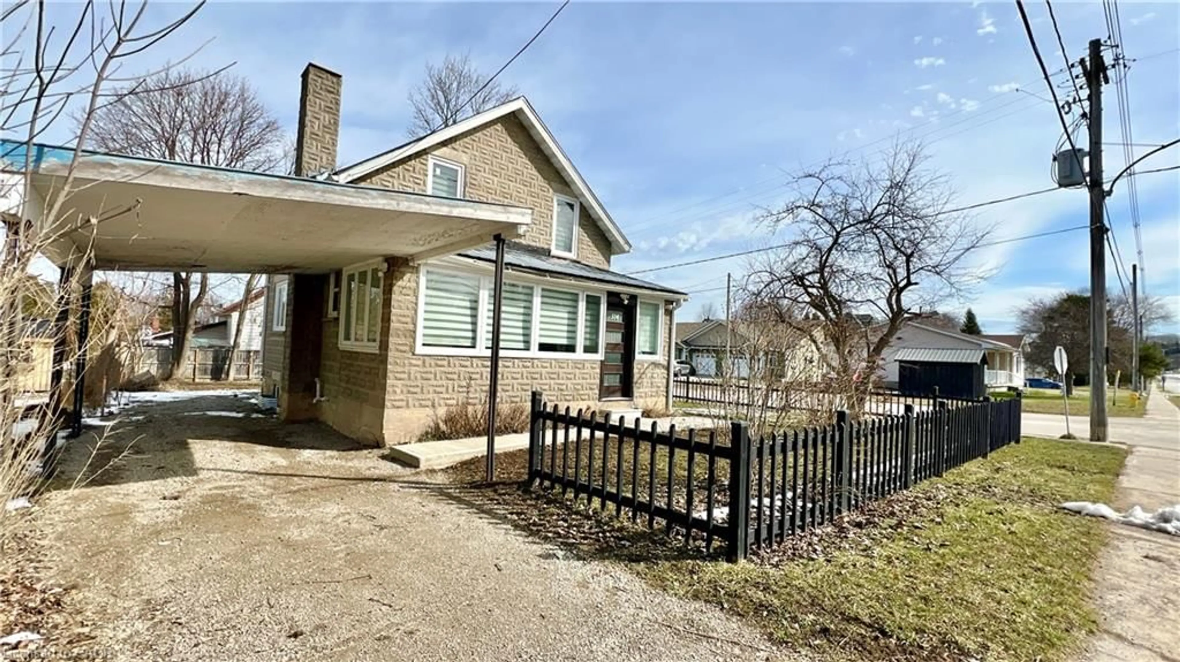 A pic from outside/outdoor area/front of a property/back of a property/a pic from drone, street for 514 Frank St, South Bruce Peninsula Ontario N0H 2T0