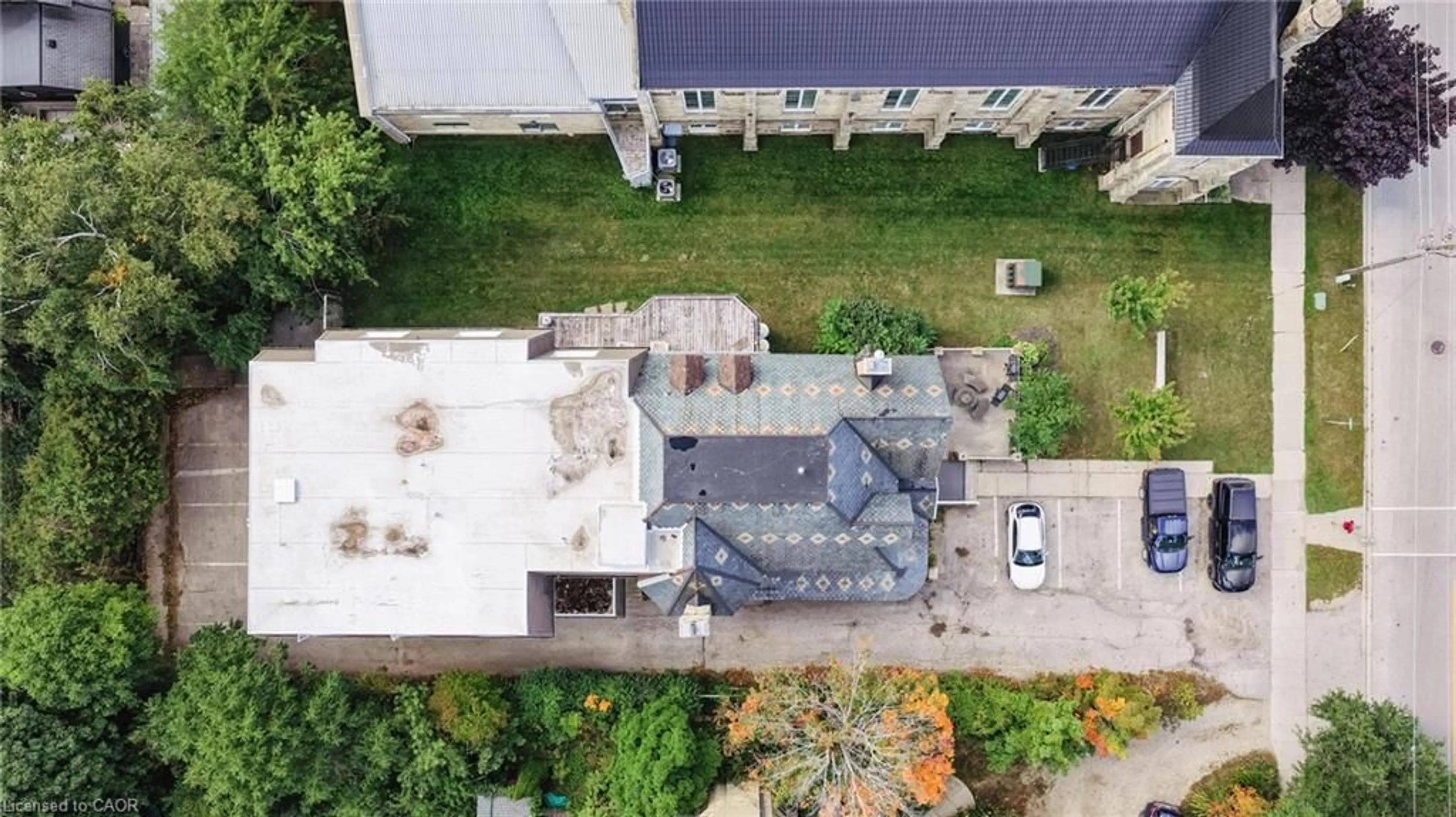 A pic from outside/outdoor area/front of a property/back of a property/a pic from drone, unknown for 731 Princes St, Kincardine Ontario N2Z 2A3