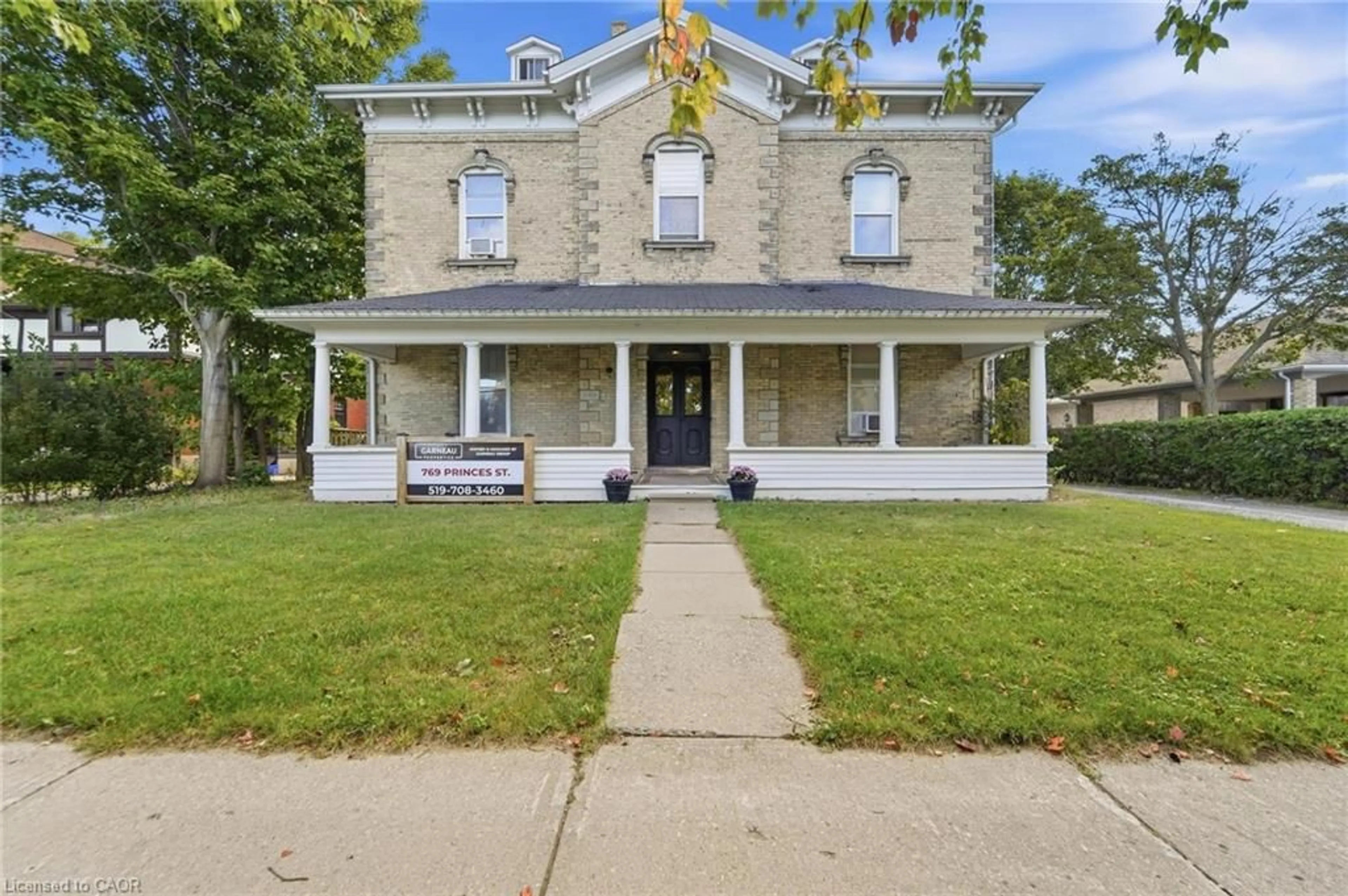 Home with brick exterior material, building for 769 Princes St, Kincardine Ontario N2Z 2Y5