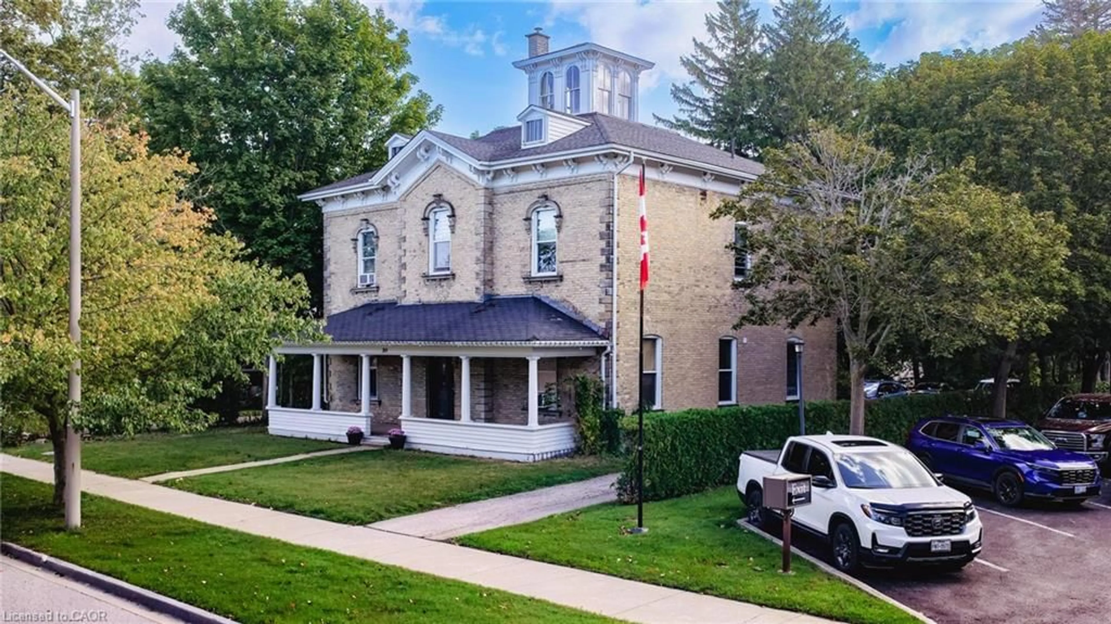 Home with brick exterior material, building for 769 Princes St, Kincardine Ontario N2Z 2Y5