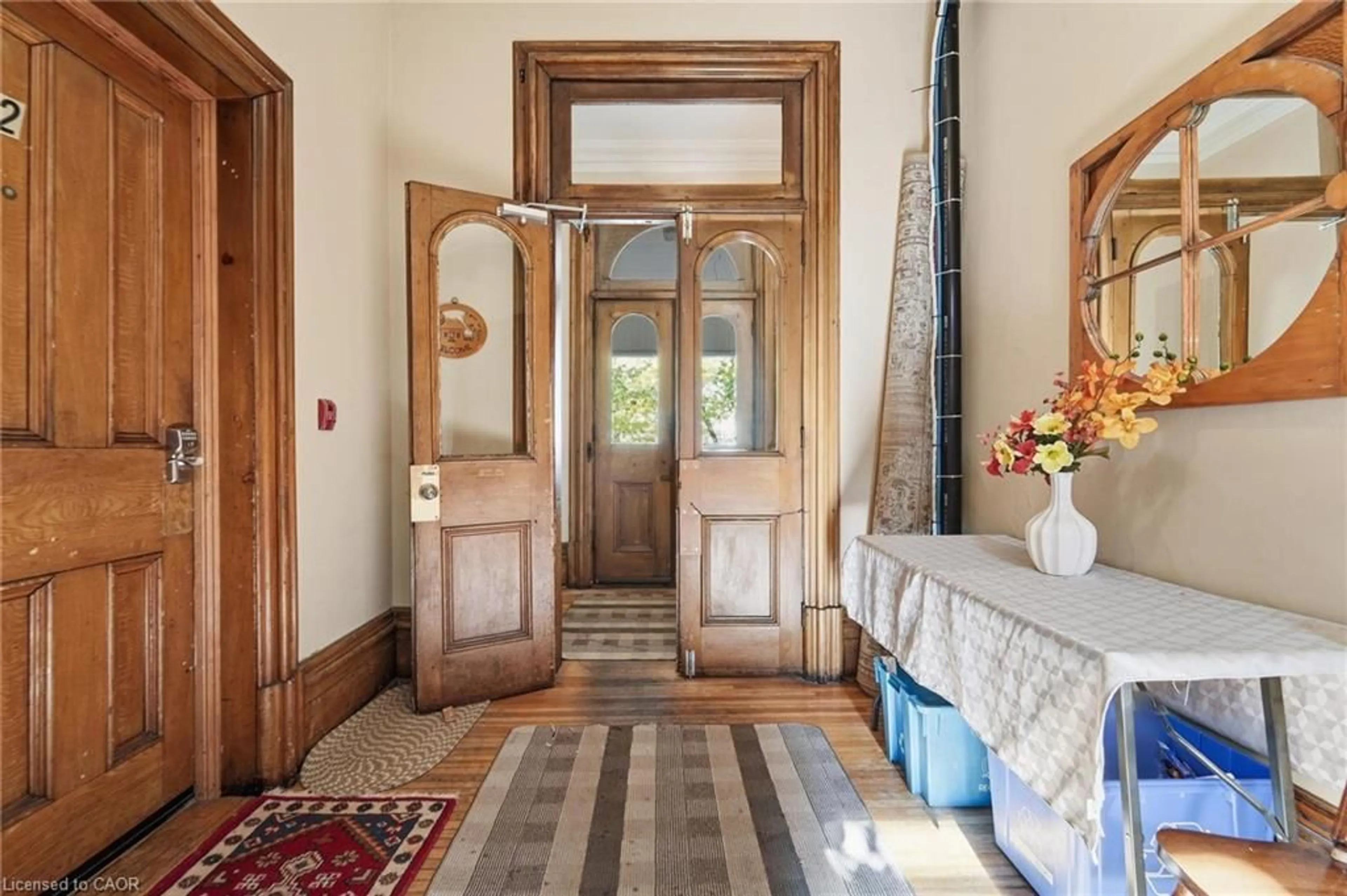 Indoor foyer for 769 Princes St, Kincardine Ontario N2Z 2Y5