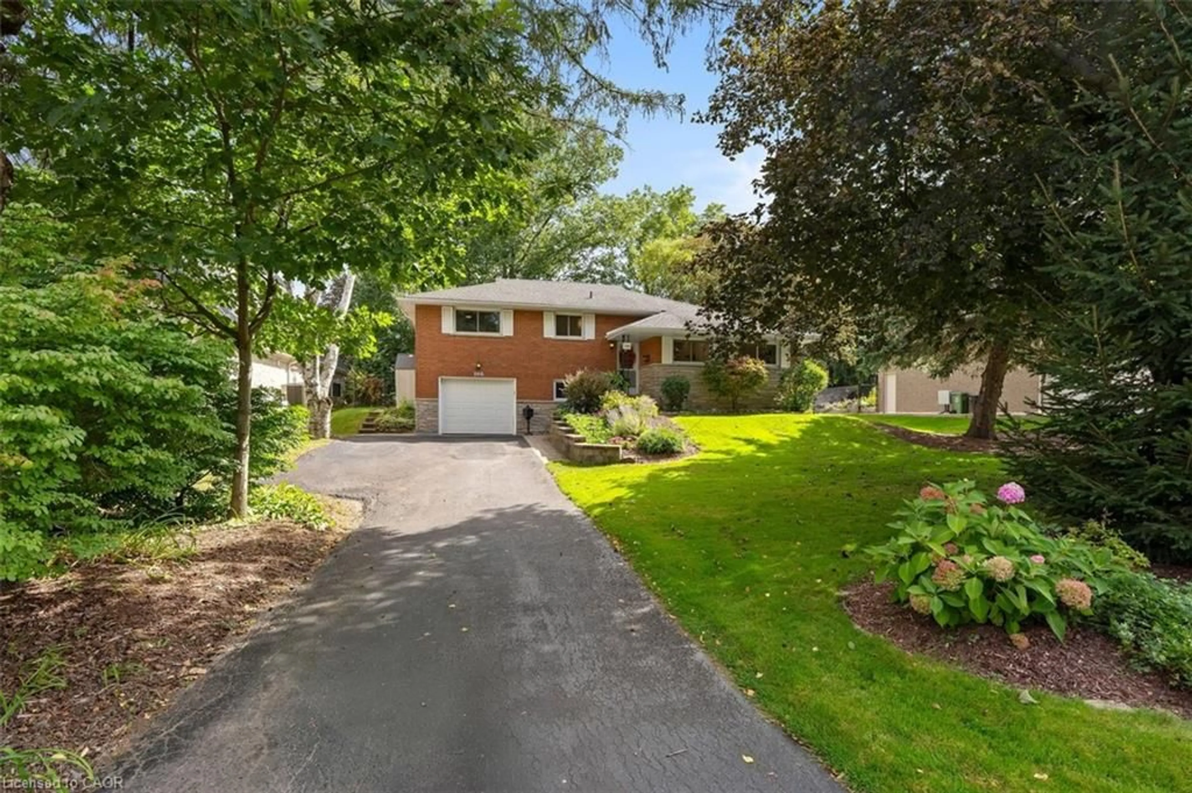 Unknown for 200 Woodview Cres, Ancaster Ontario L9G 1G2