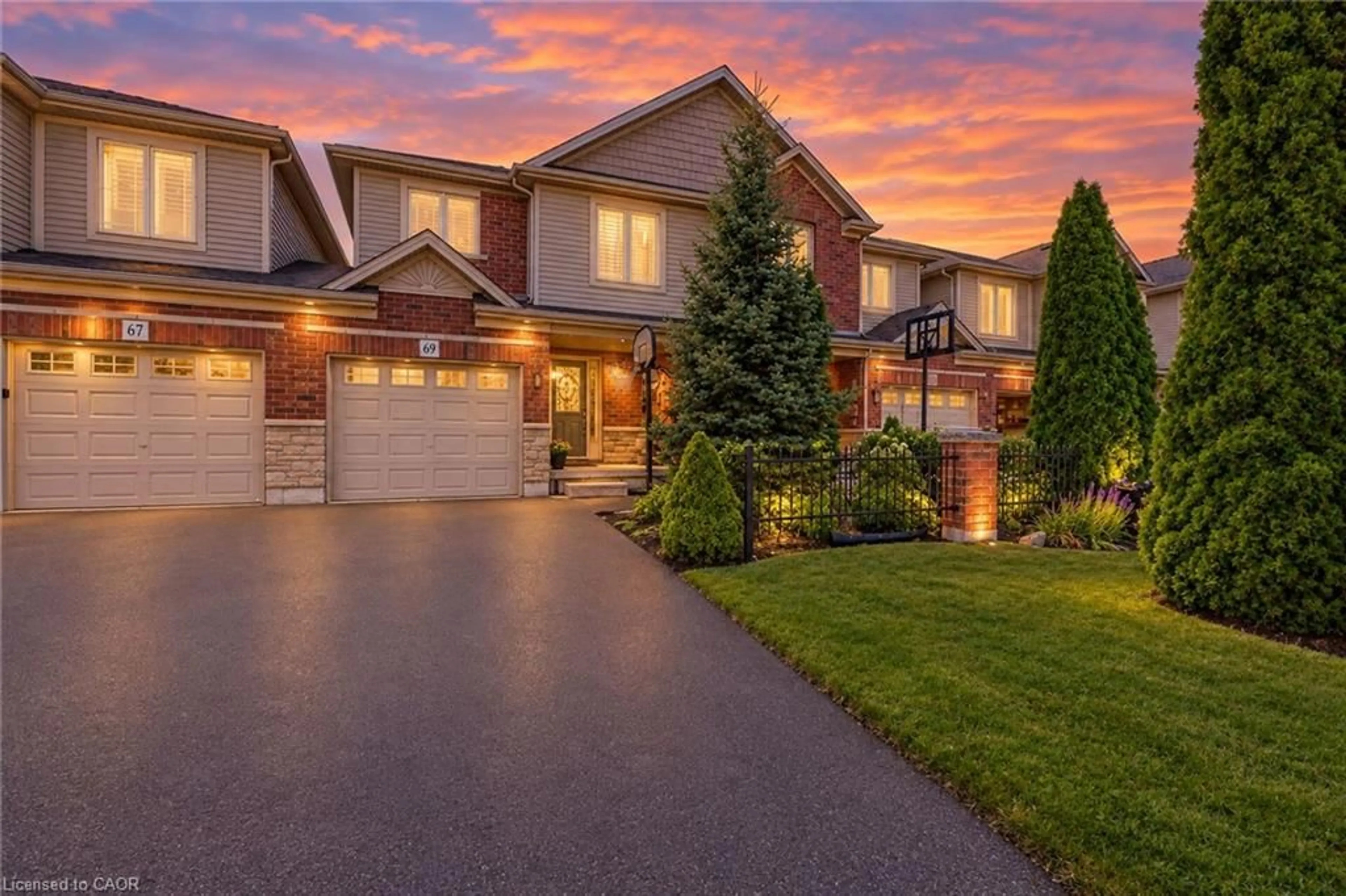 Home with brick exterior material, street for 69 Sumner Cres, Grimsby Ontario L3M 5E3