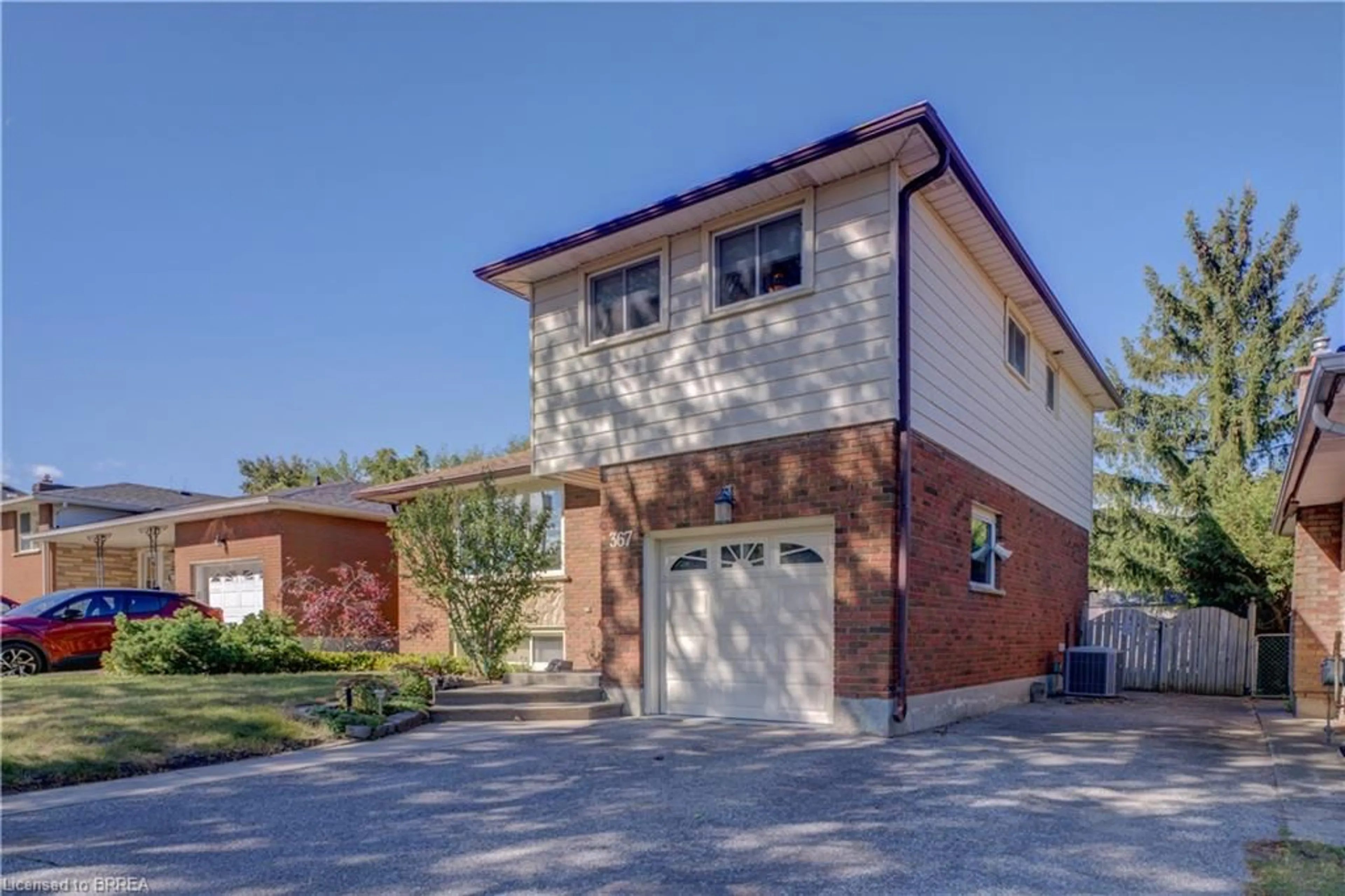 Home with brick exterior material, street for 367 Fairview Dr, Brantford Ontario N3R 2X7