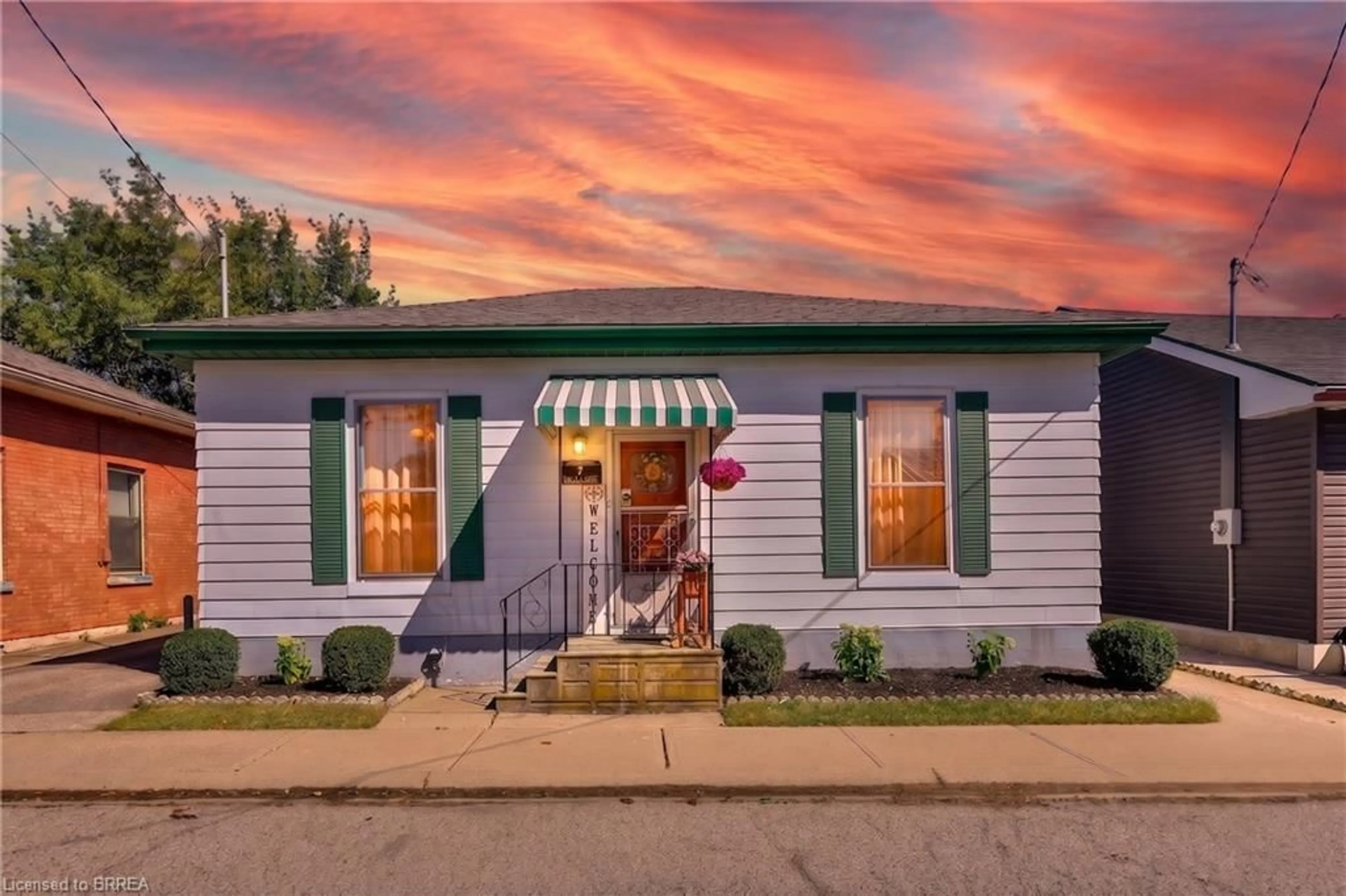 Unknown for 7 Halls Ave, Brantford Ontario N3T 3X2