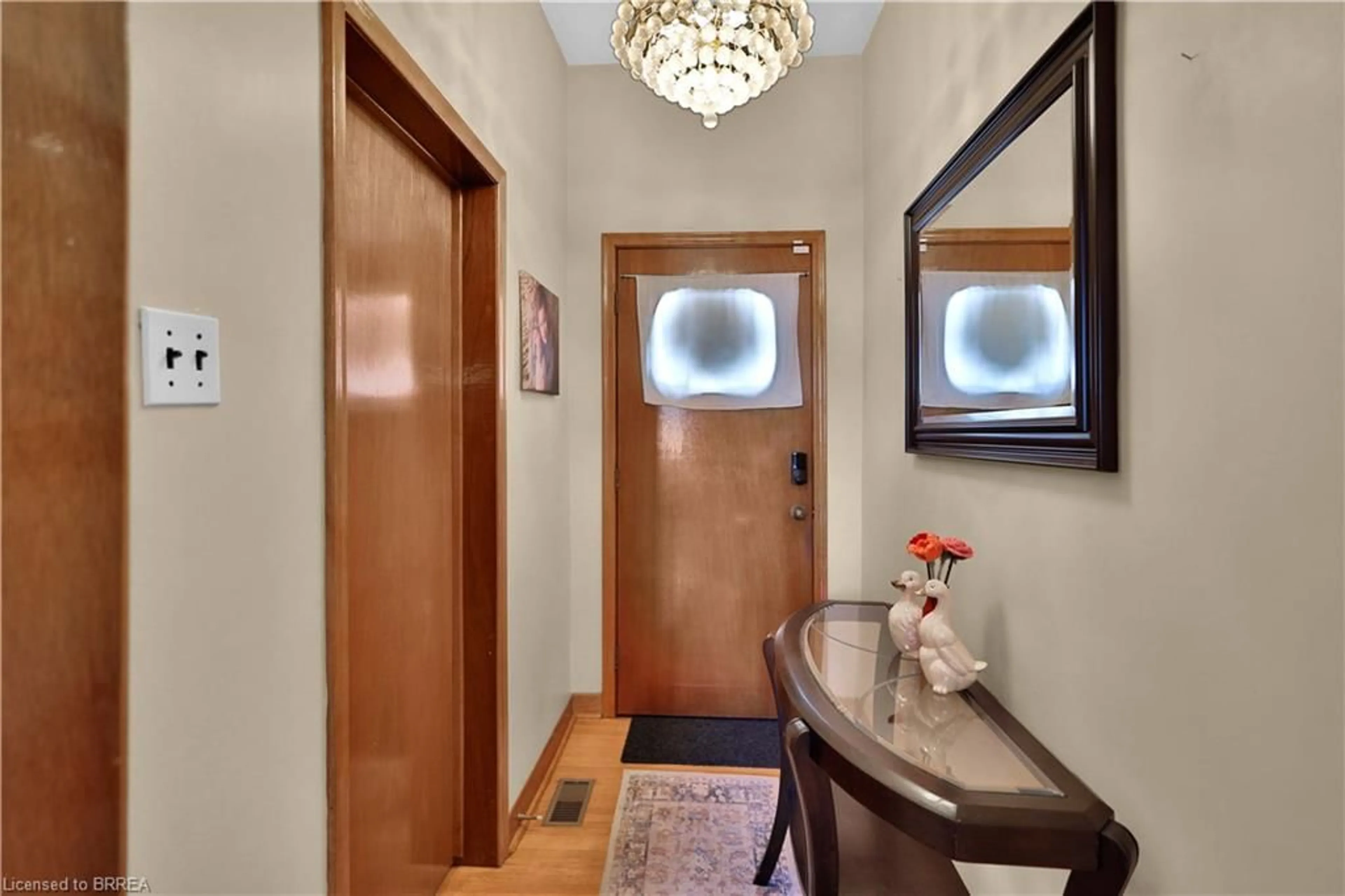 Indoor entryway for 7 Halls Ave, Brantford Ontario N3T 3X2
