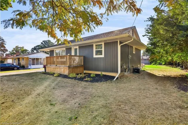 30 Janet St, Brantford 2