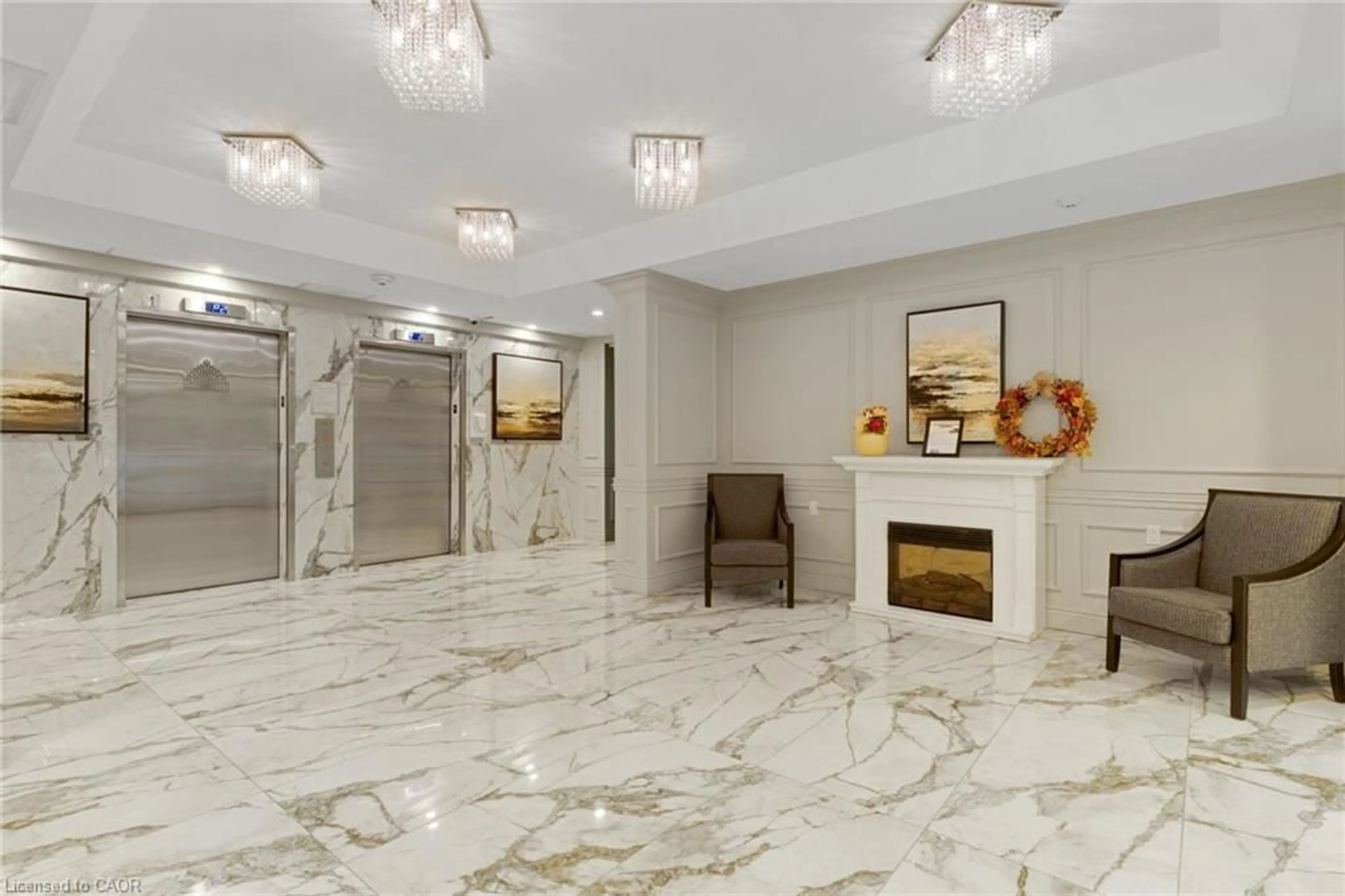 Lobby for 237 King St #402, Cambridge Ontario N3H 5L2