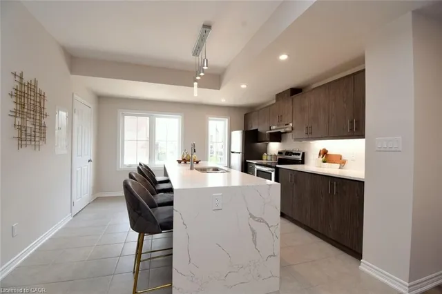 677 Park Rd #2, Brantford 1