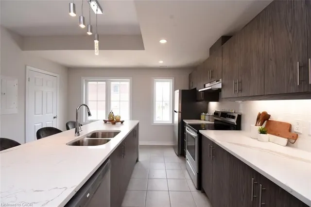 677 Park Rd #2, Brantford 5