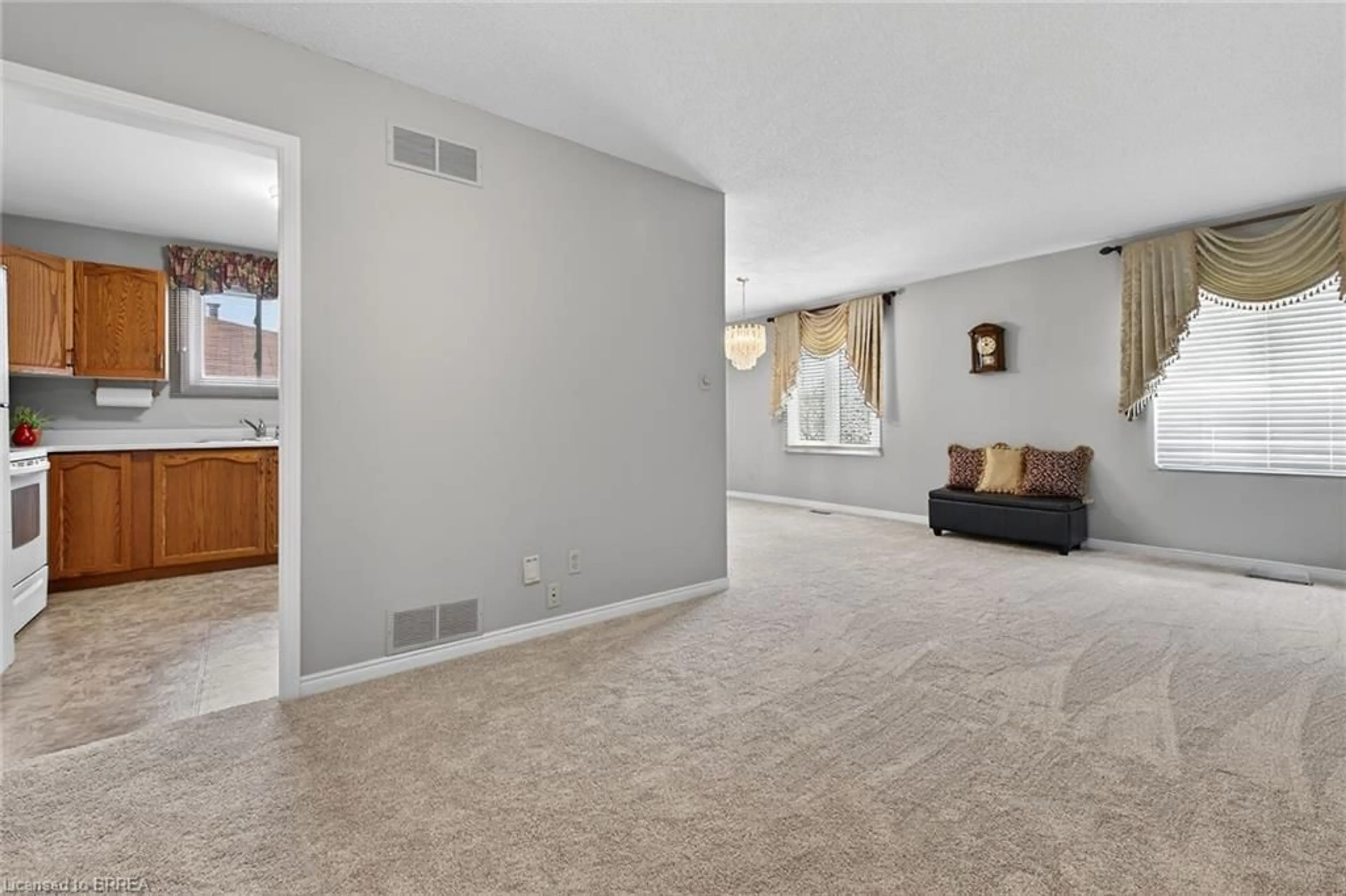 A pic of a room for 104 Viscount Road, Brantford Ontario N3P 1Y6
