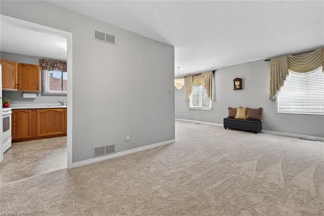104 Viscount Road, Brantford 5