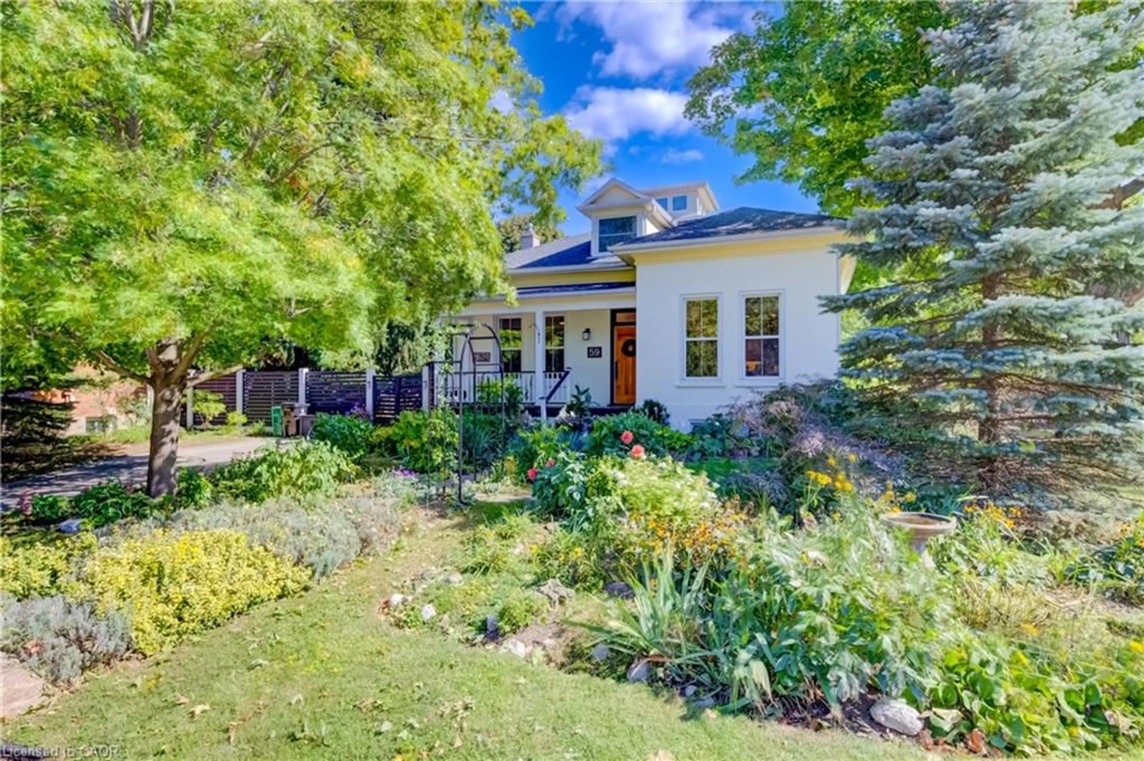 A pic from outside/outdoor area/front of a property/back of a property/a pic from drone, street for 59 Allen St, Waterloo Ontario N2L 1E1