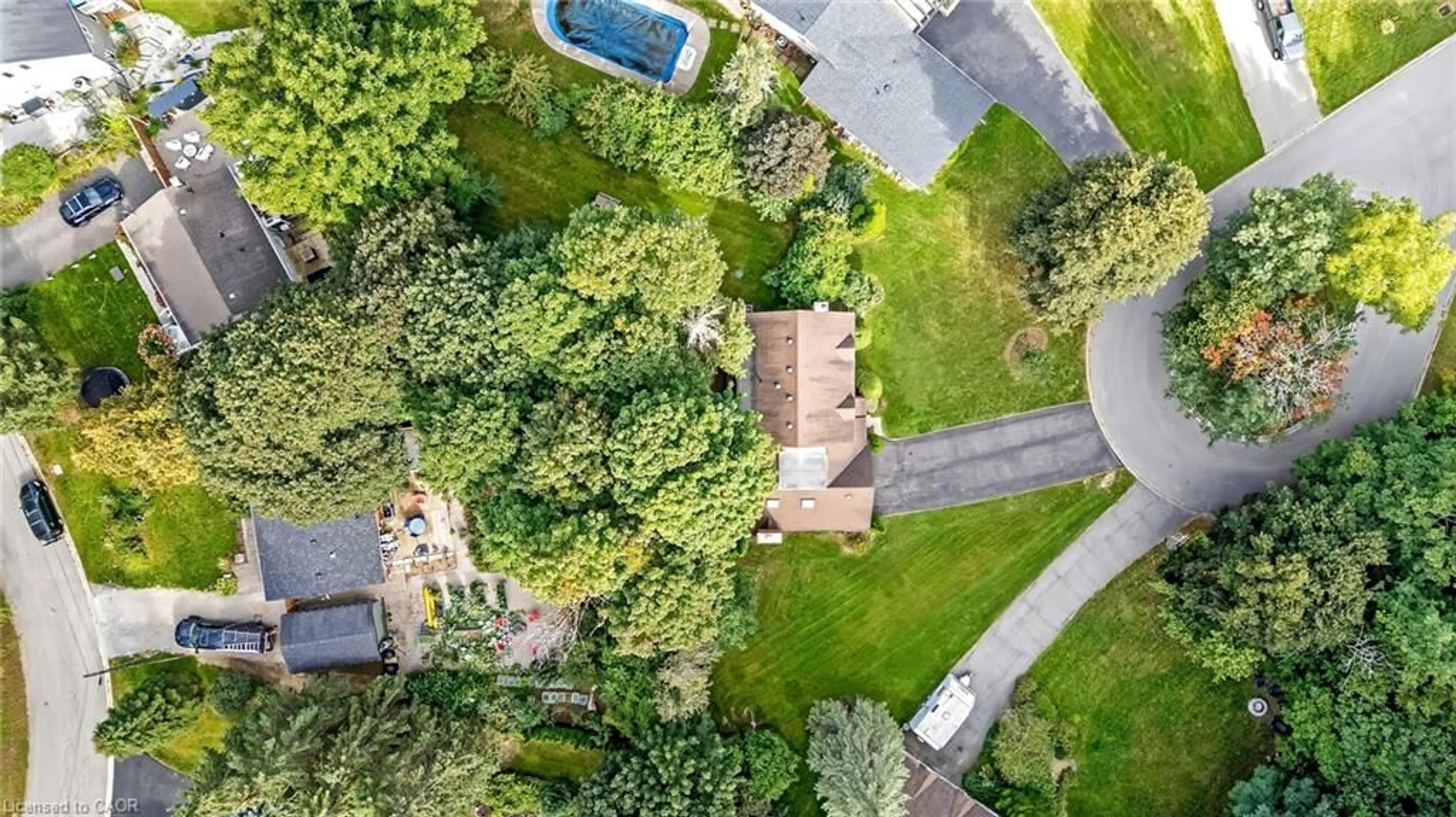 A pic from outside/outdoor area/front of a property/back of a property/a pic from drone, street for 12 Mullen Pl, Glen Williams Ontario L7G 2R9