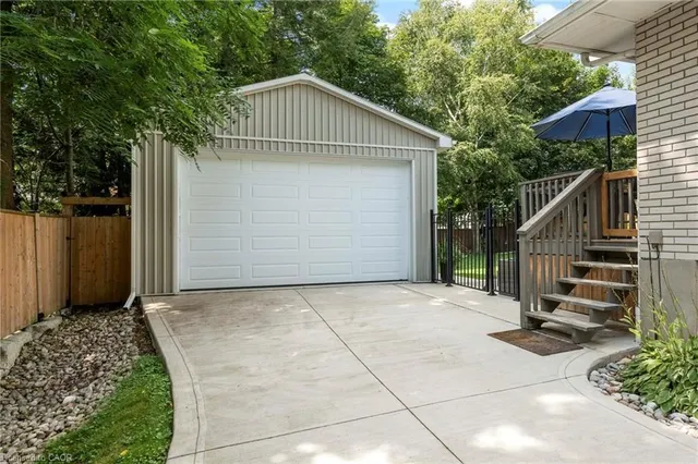 16 Gibson Dr, Simcoe 3