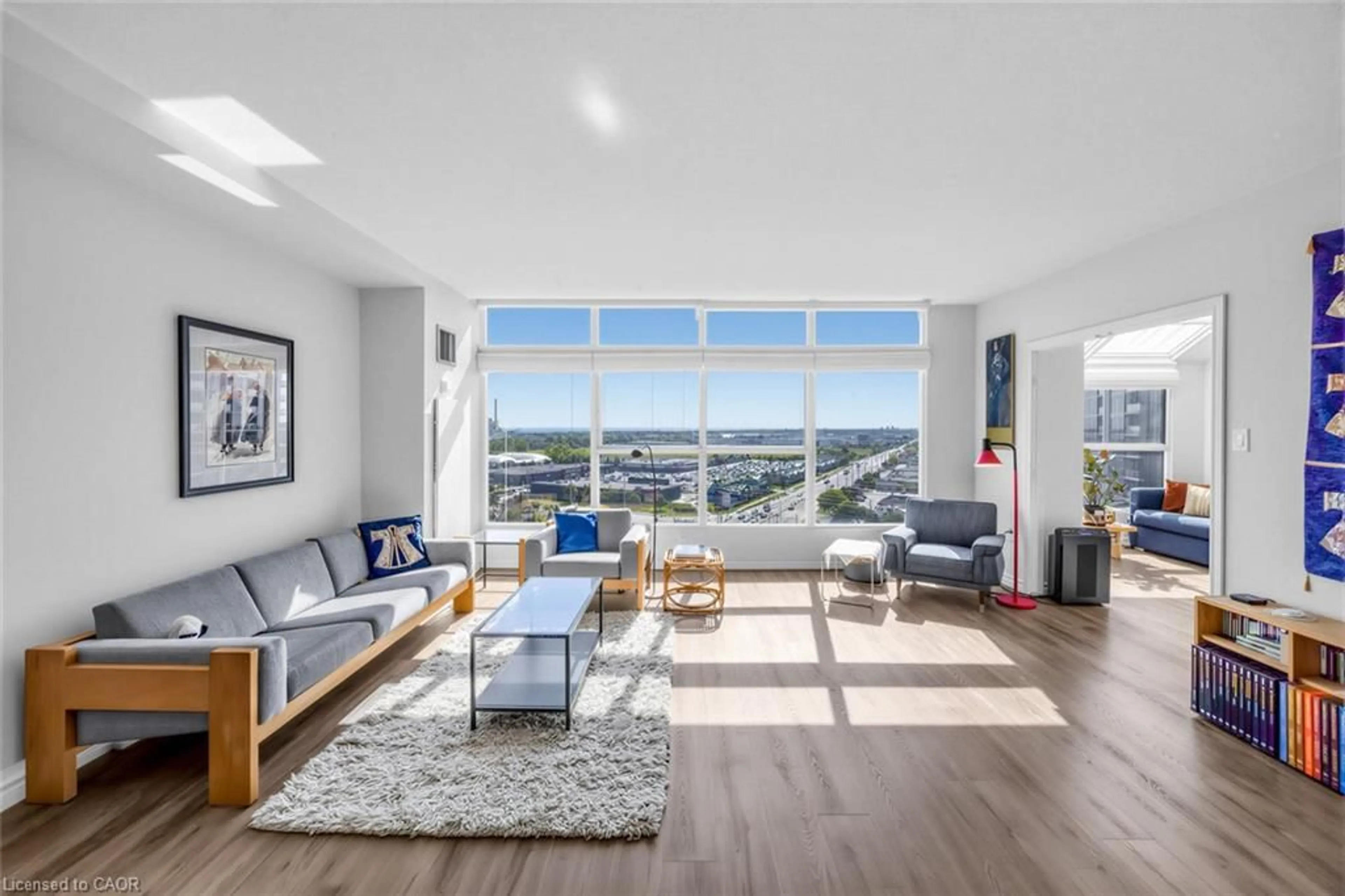 Living room with furniture, unknown for 1271 Walden Cir #PH306, Mississauga Ontario L5J 4R4