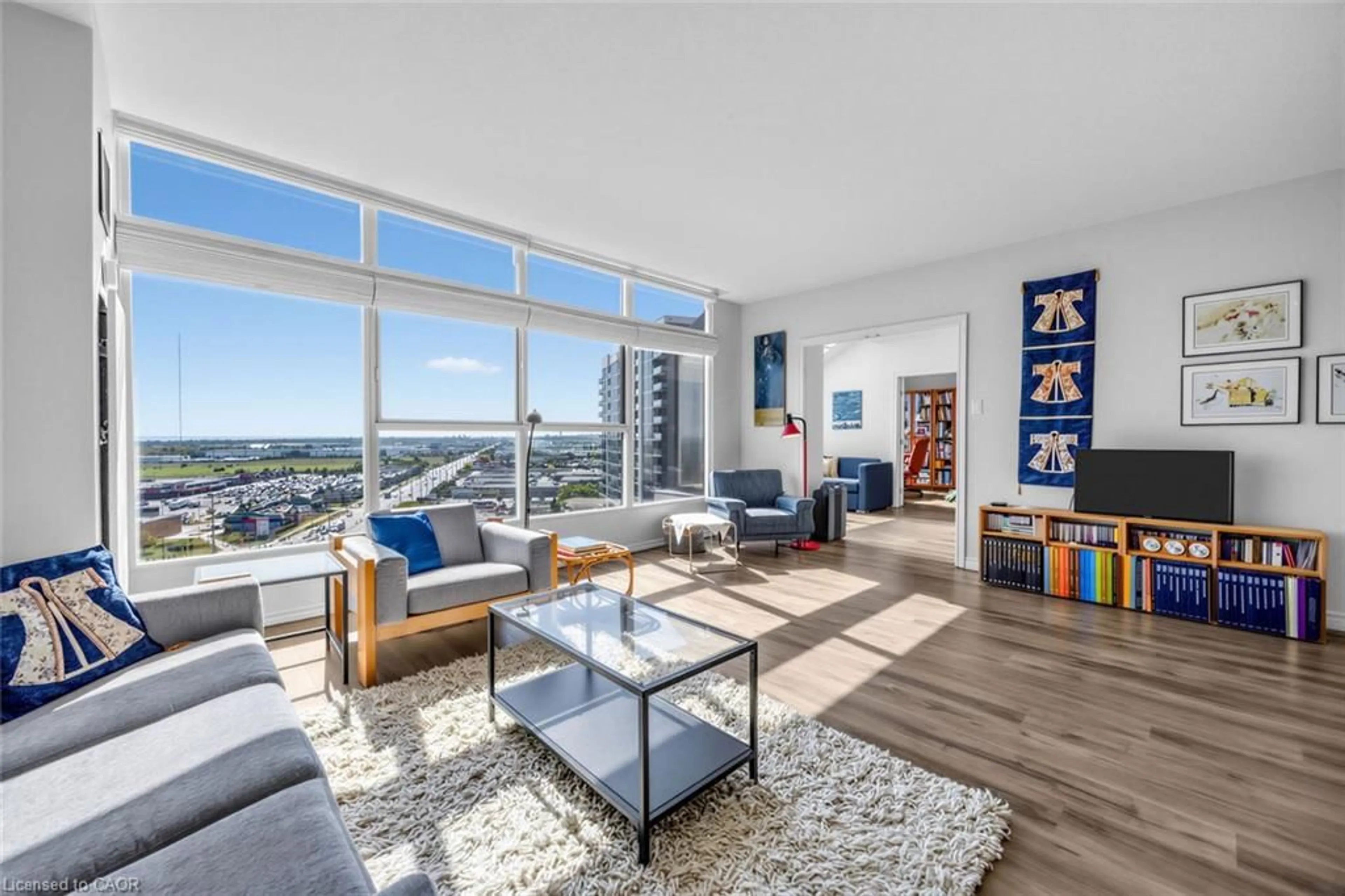 Living room with furniture, unknown for 1271 Walden Cir #PH306, Mississauga Ontario L5J 4R4