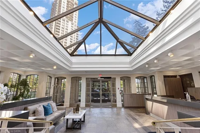 55 Kingsbridge Garden Cir #1604, Mississauga 4