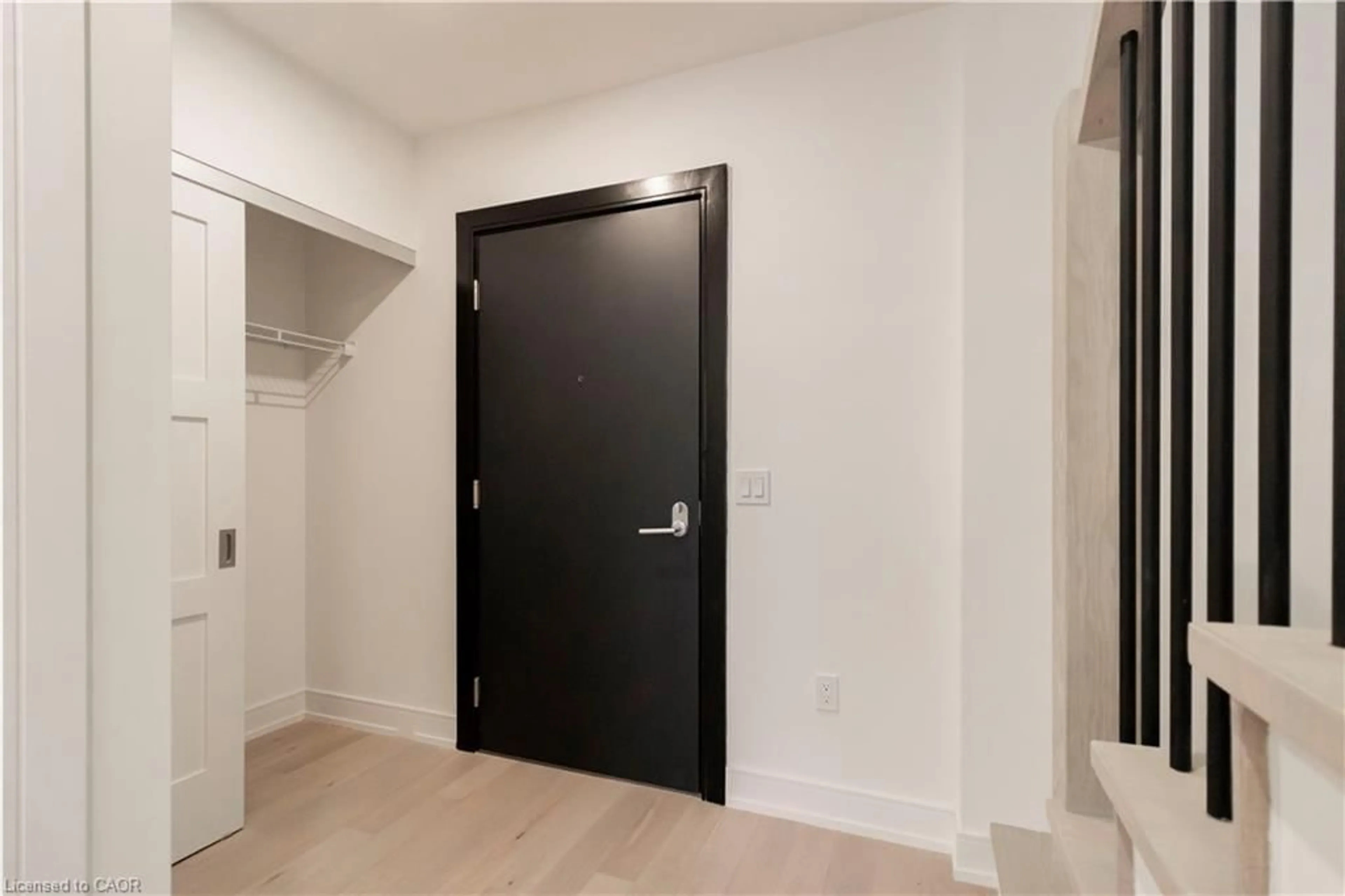 Indoor entryway for 15 Wellington St #103, Kitchener Ontario N2G 0E4