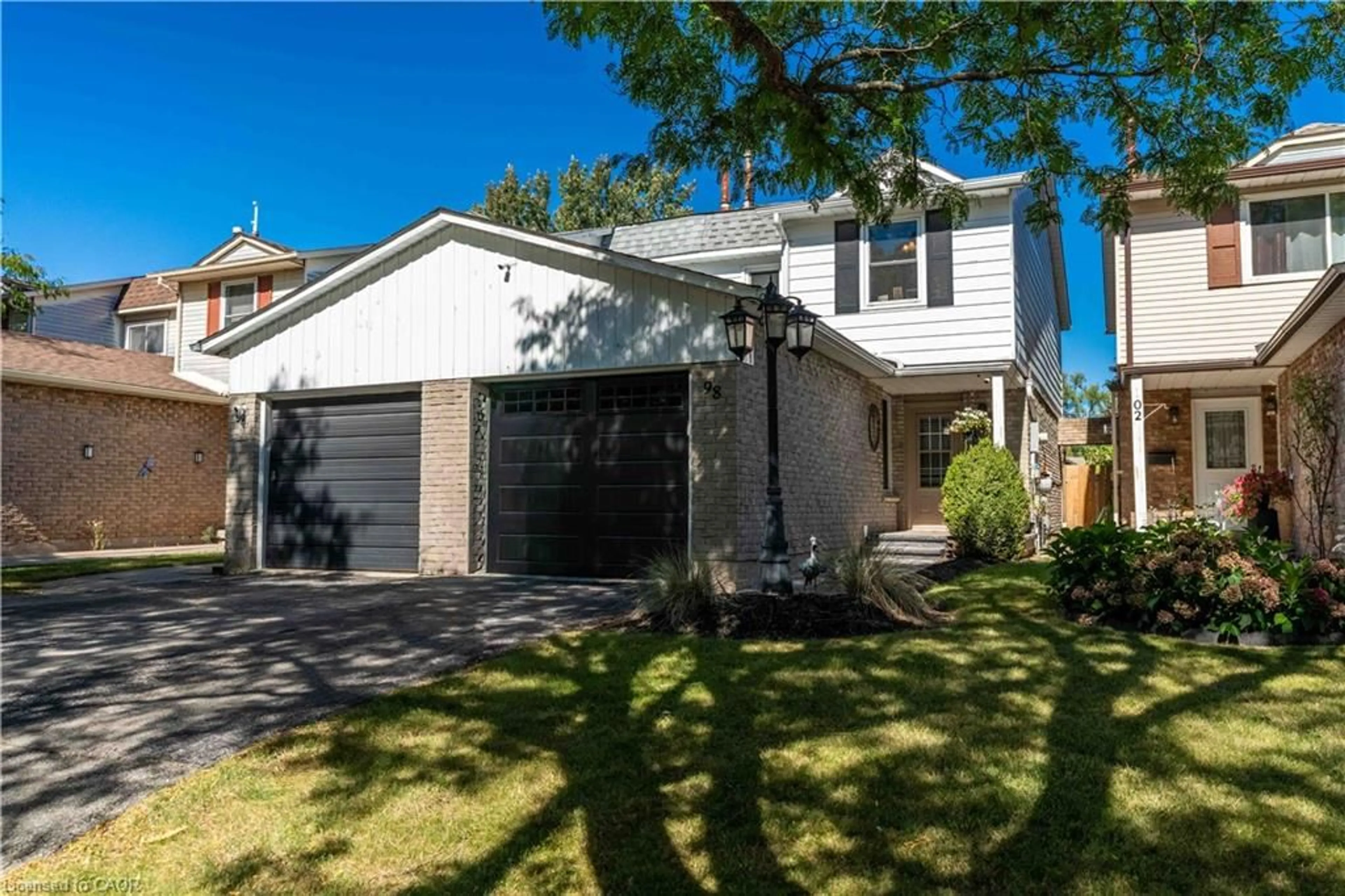 Home with brick exterior material, street for 98 Memorial Ave, Stoney Creek Ontario L8G 4C7