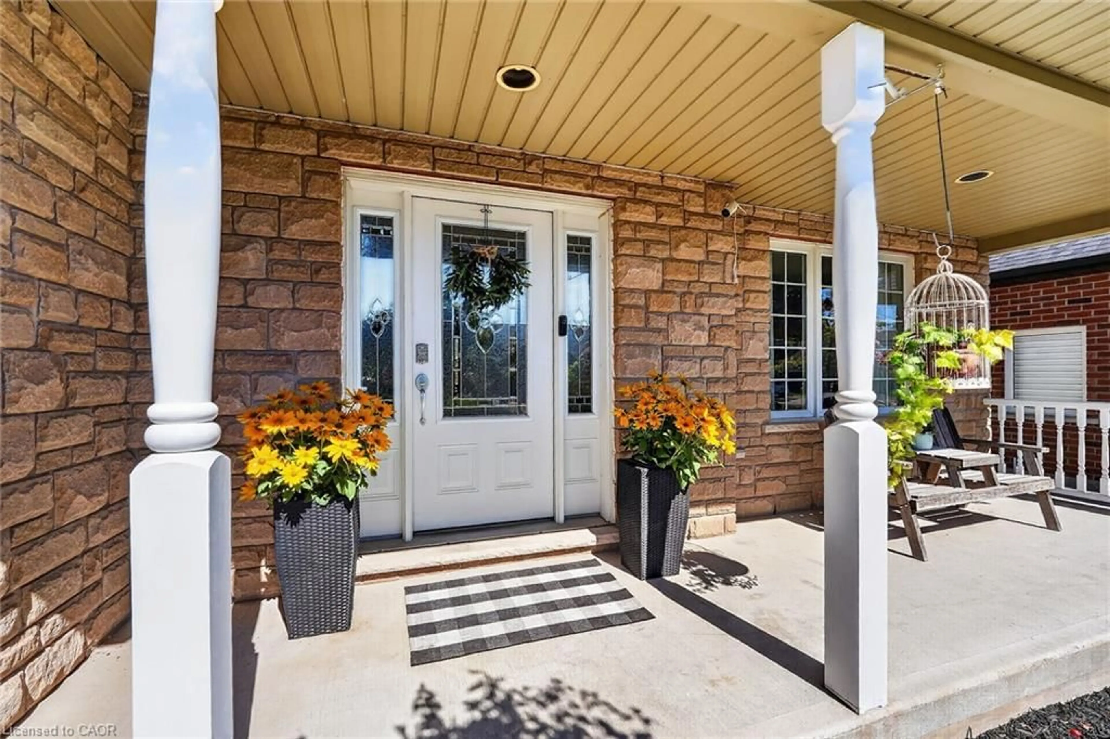 Indoor entryway for 17 Cherry Ave, Smithville Ontario L0R 2A0