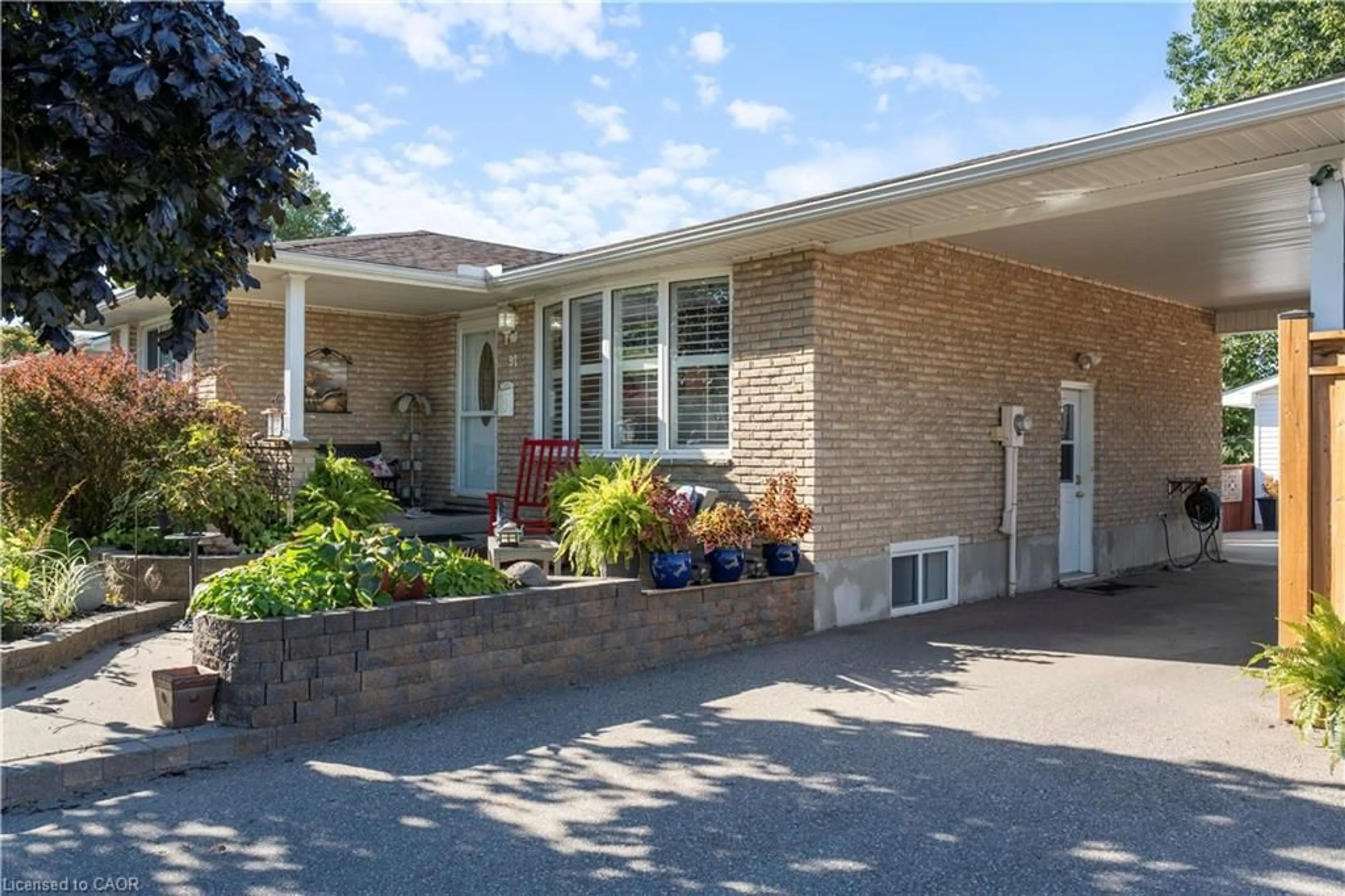 Home with brick exterior material, street for 91 Lynndale Rd, Simcoe Ontario N3Y 4W9