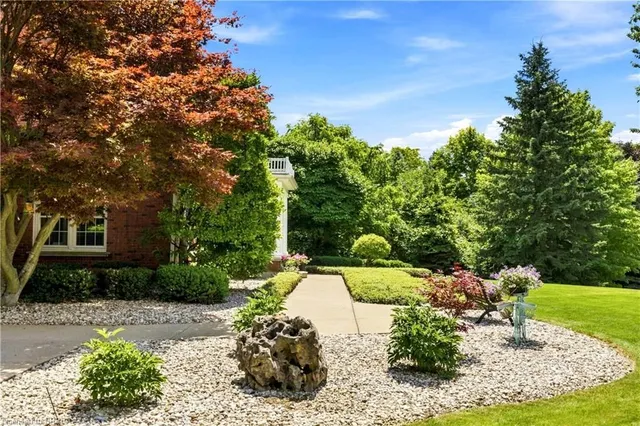 6 Hickory Hollow, Brant County 5