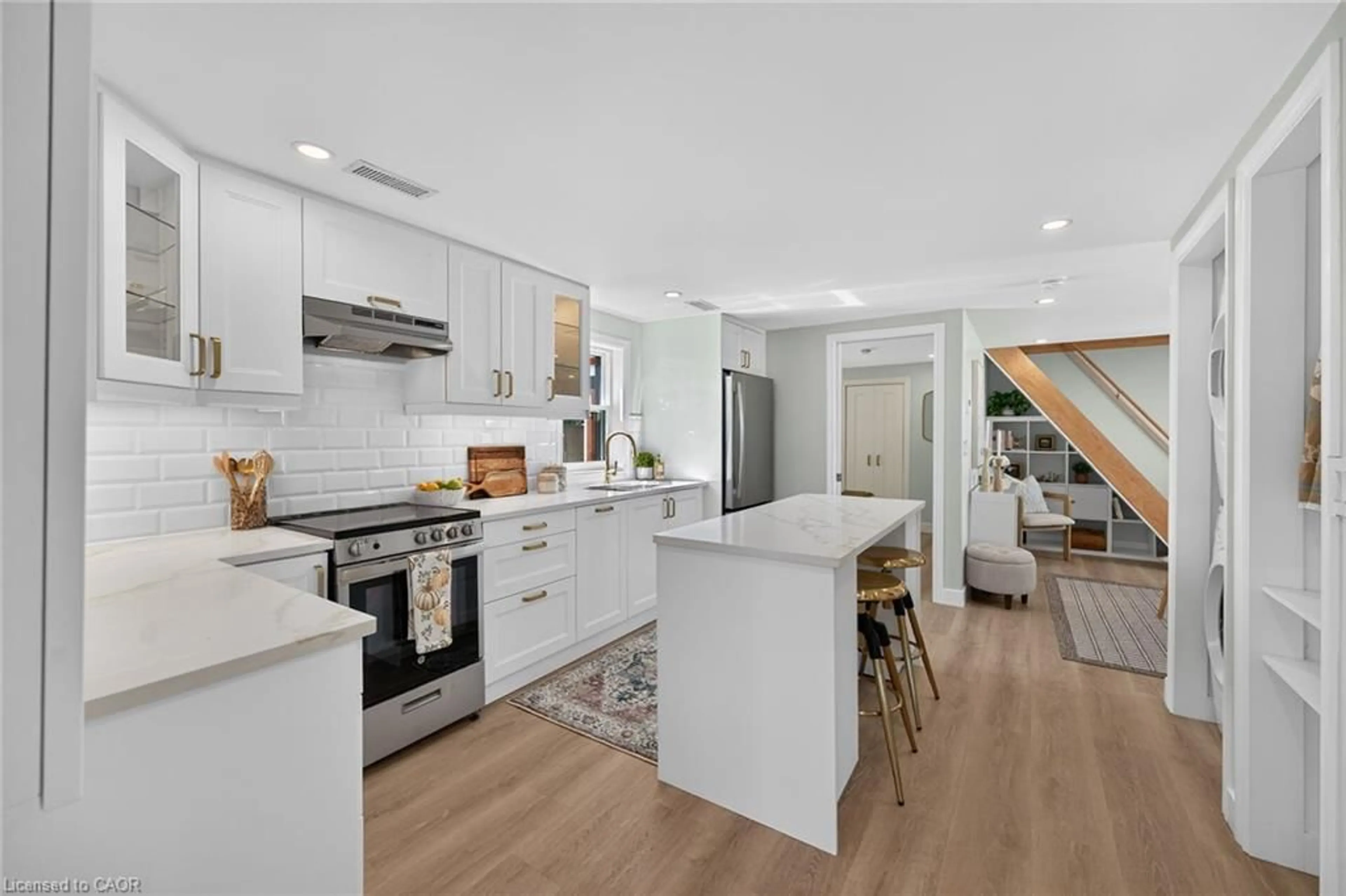 Open concept kitchen, unknown for 2 Centre St, Hagersville Ontario N0A 1H0