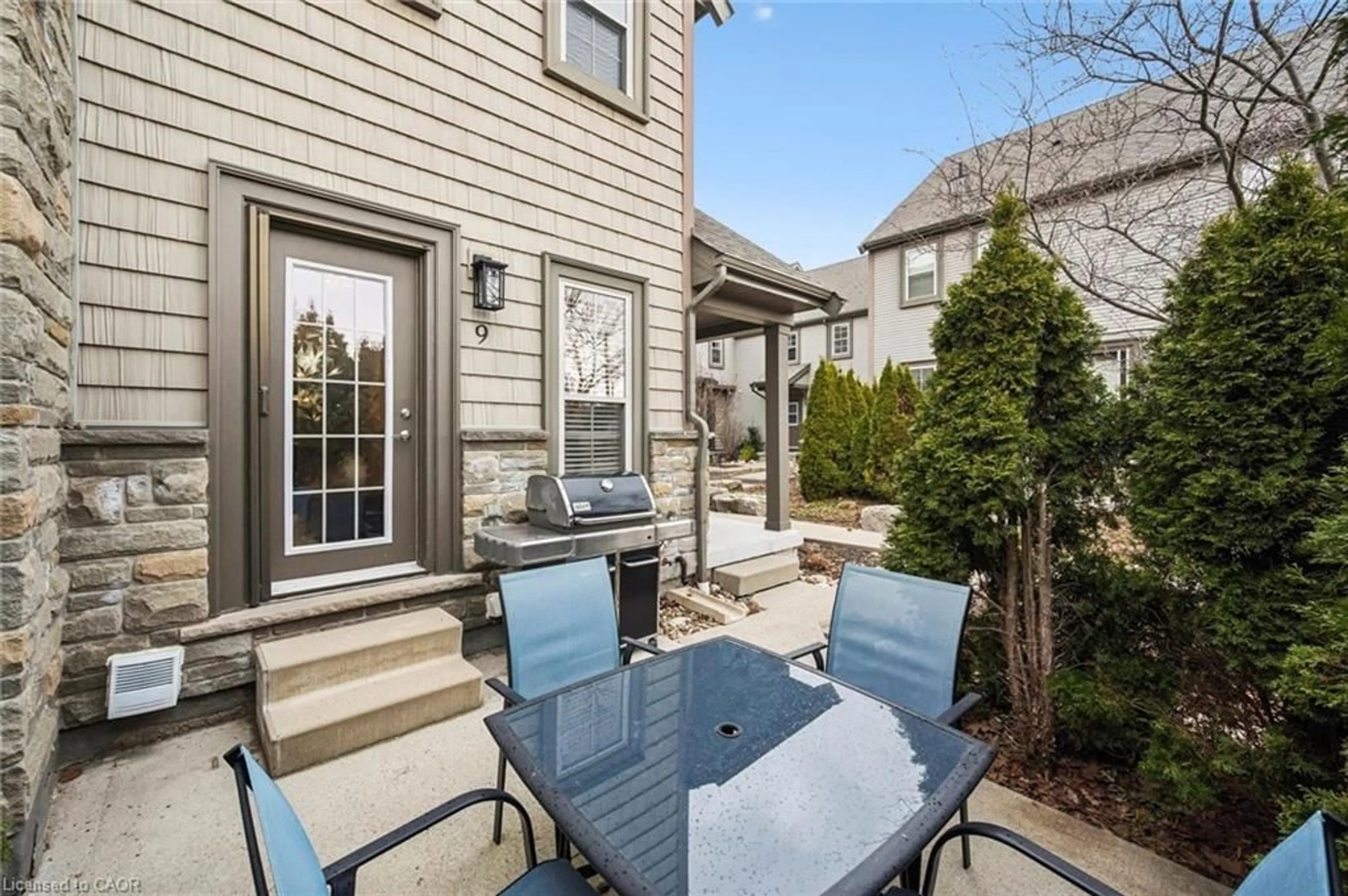 Patio, street for 100 Frederick Dr #9, Guelph Ontario N1L 0H6