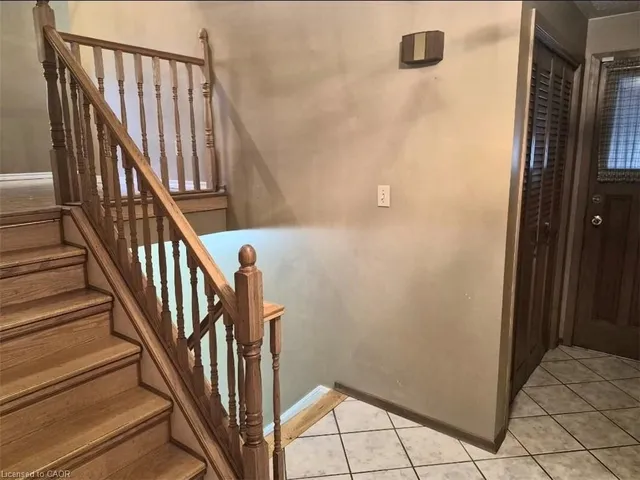 16 Stephens Crt, Simcoe 3