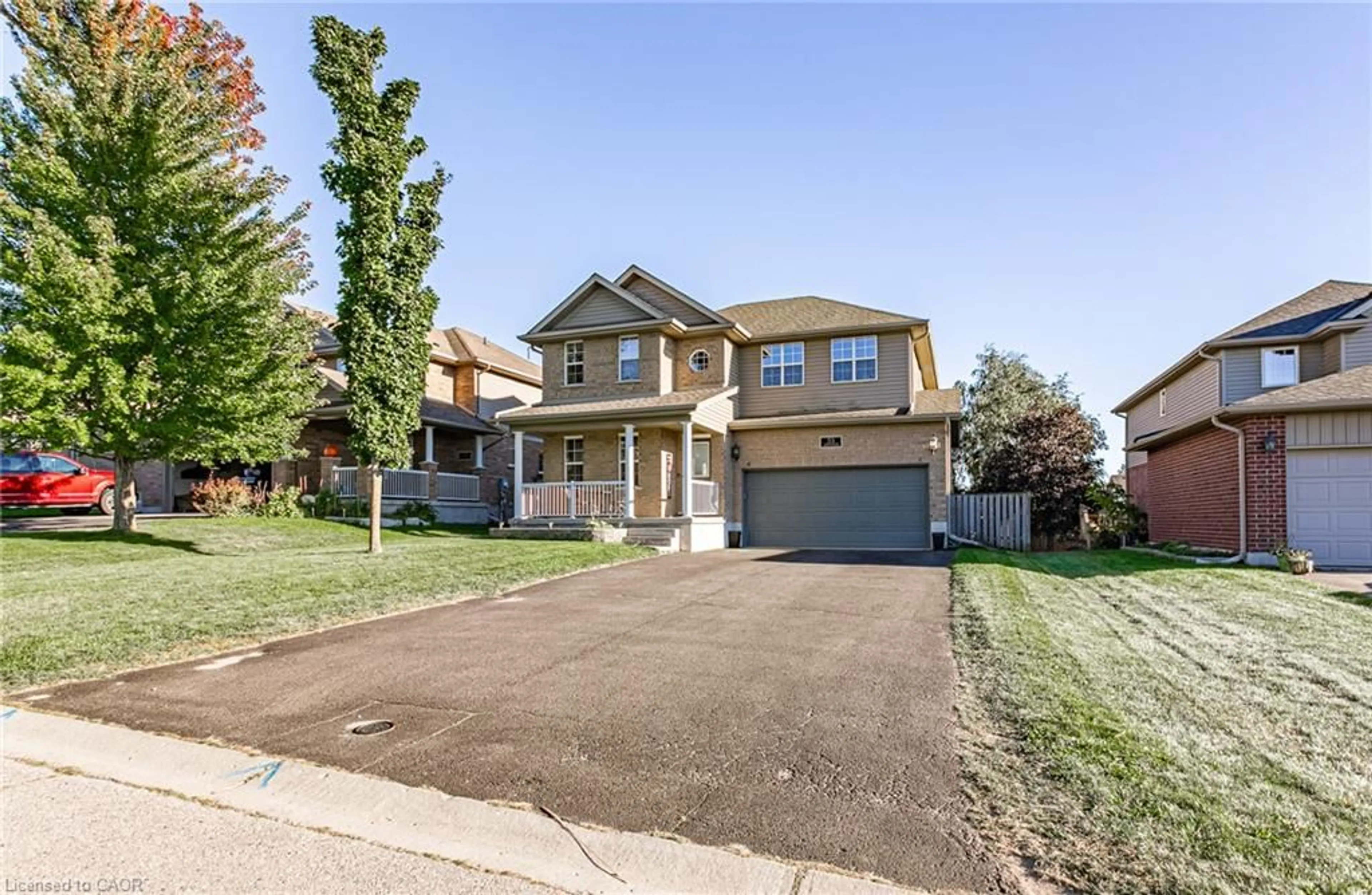 Home with vinyl exterior material, street for 53 Applewood St, Plattsville Ontario N0J 1S0
