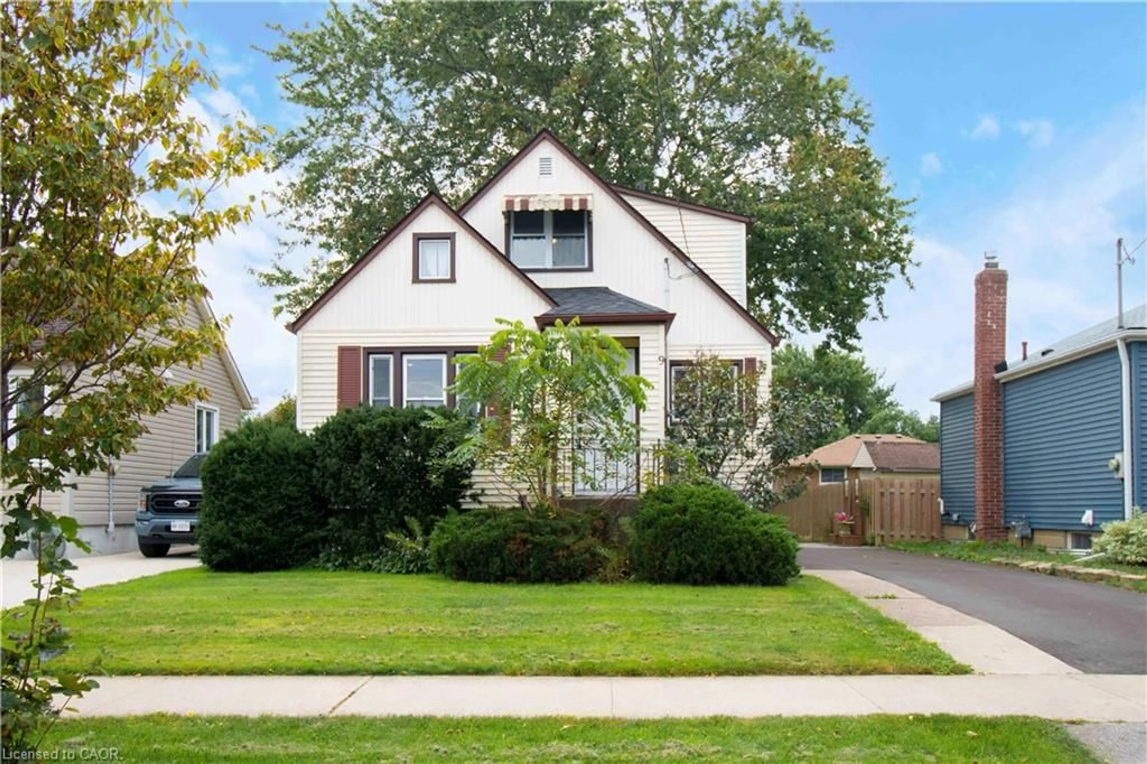 Home with brick exterior material, street for 9 Bridge St, St. Catharines Ontario L2S 2V7