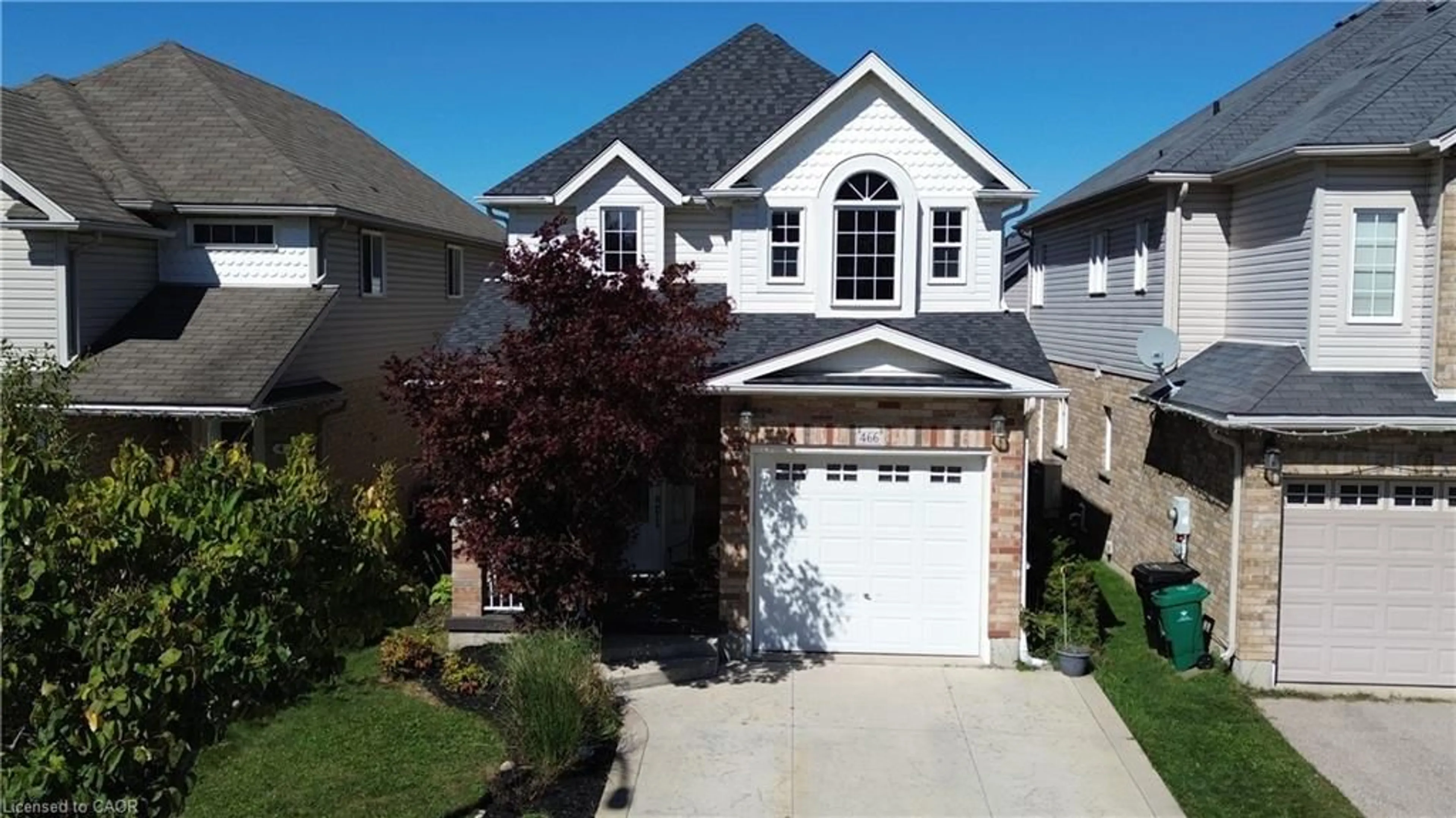 Home with vinyl exterior material, street for 466 Sienna Cres, Kitchener Ontario N2R 1T9