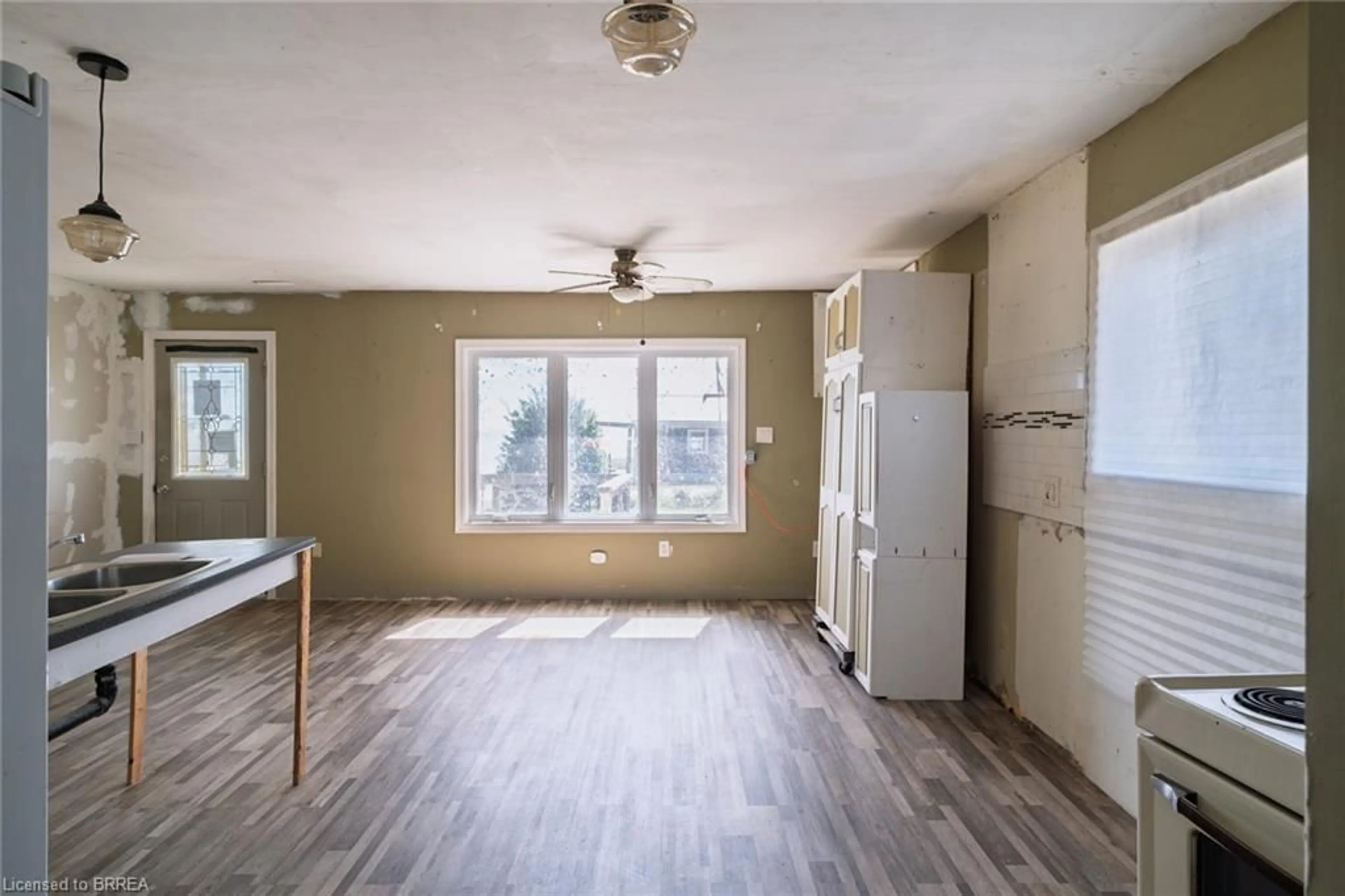 A pic of a room for 1459 Lakeshore Rd, Selkirk Ontario N0A 1P0