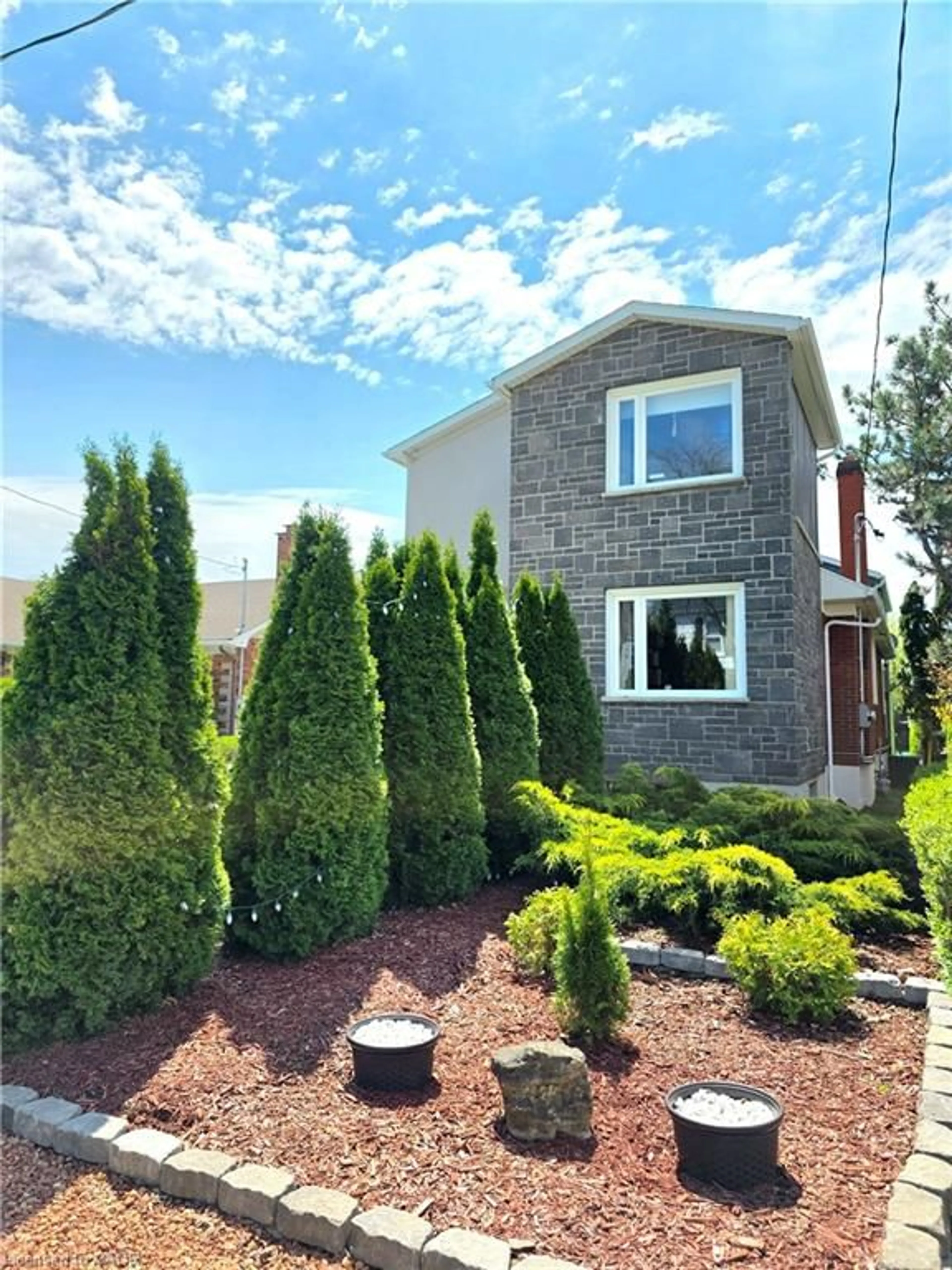 Home with brick exterior material, street for 16 Forest Hill Rd, St. Catharines Ontario L2R 3T7