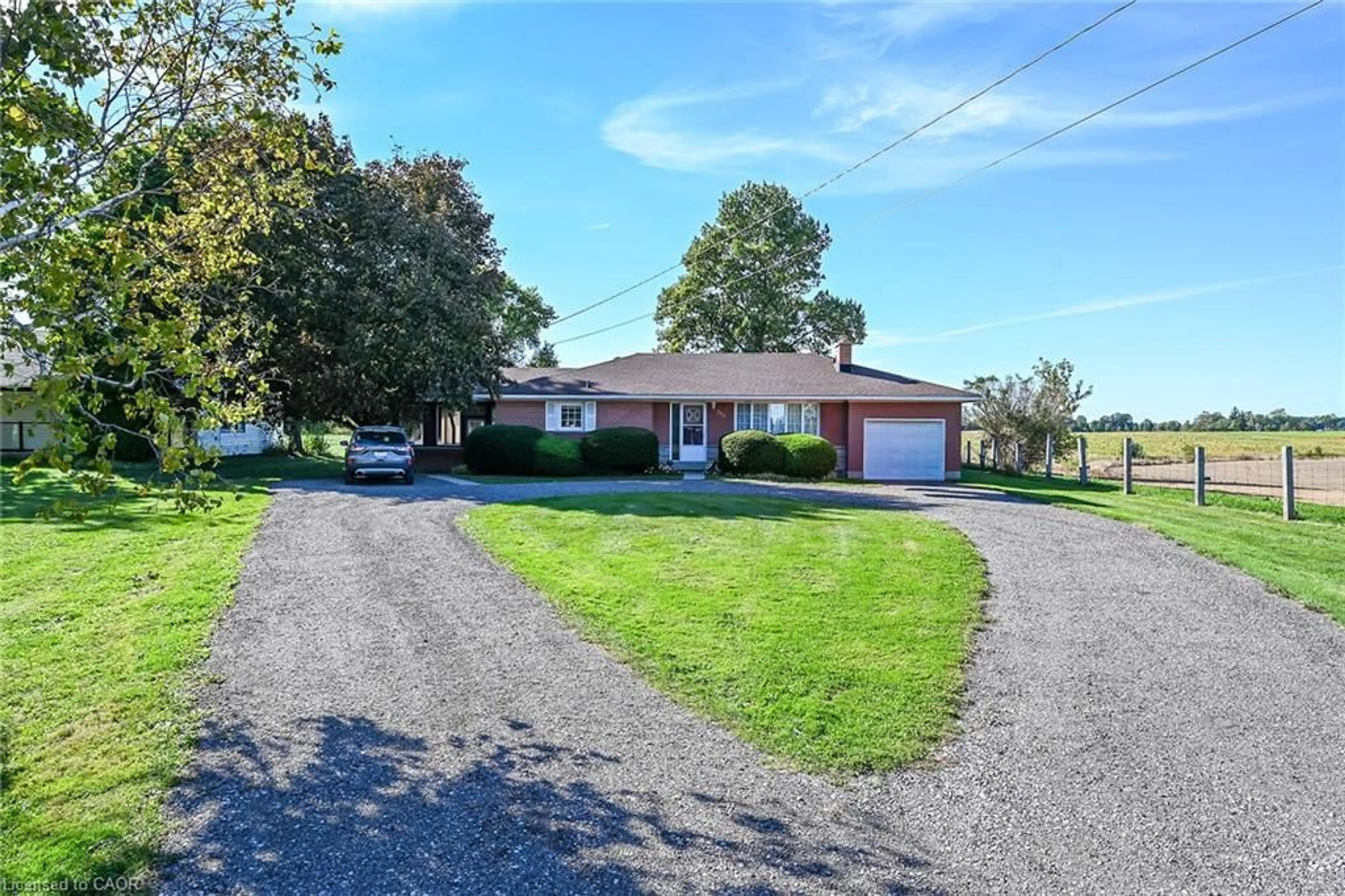 A pic from outside/outdoor area/front of a property/back of a property/a pic from drone, street for 799 Highway 6, Caledonia Ontario N3W 1M5