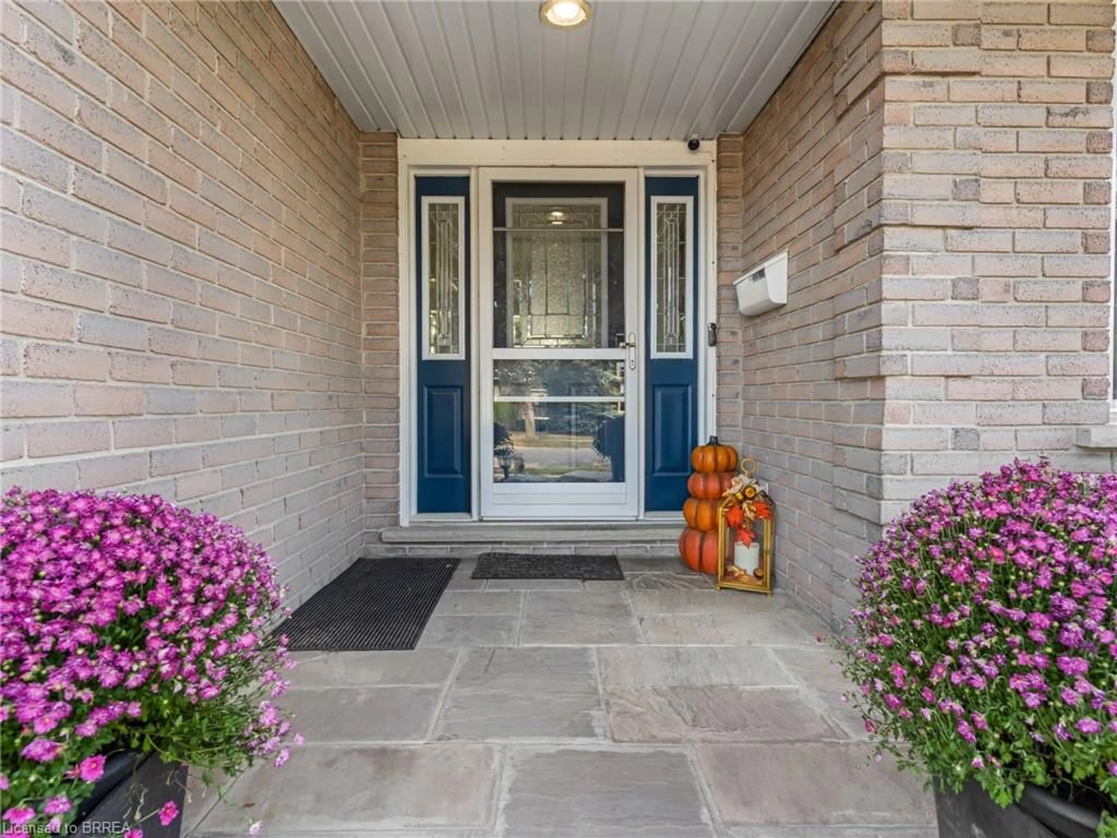 Indoor entryway for 42 Emidio Cres, Brantford Ontario N3R 7Y9