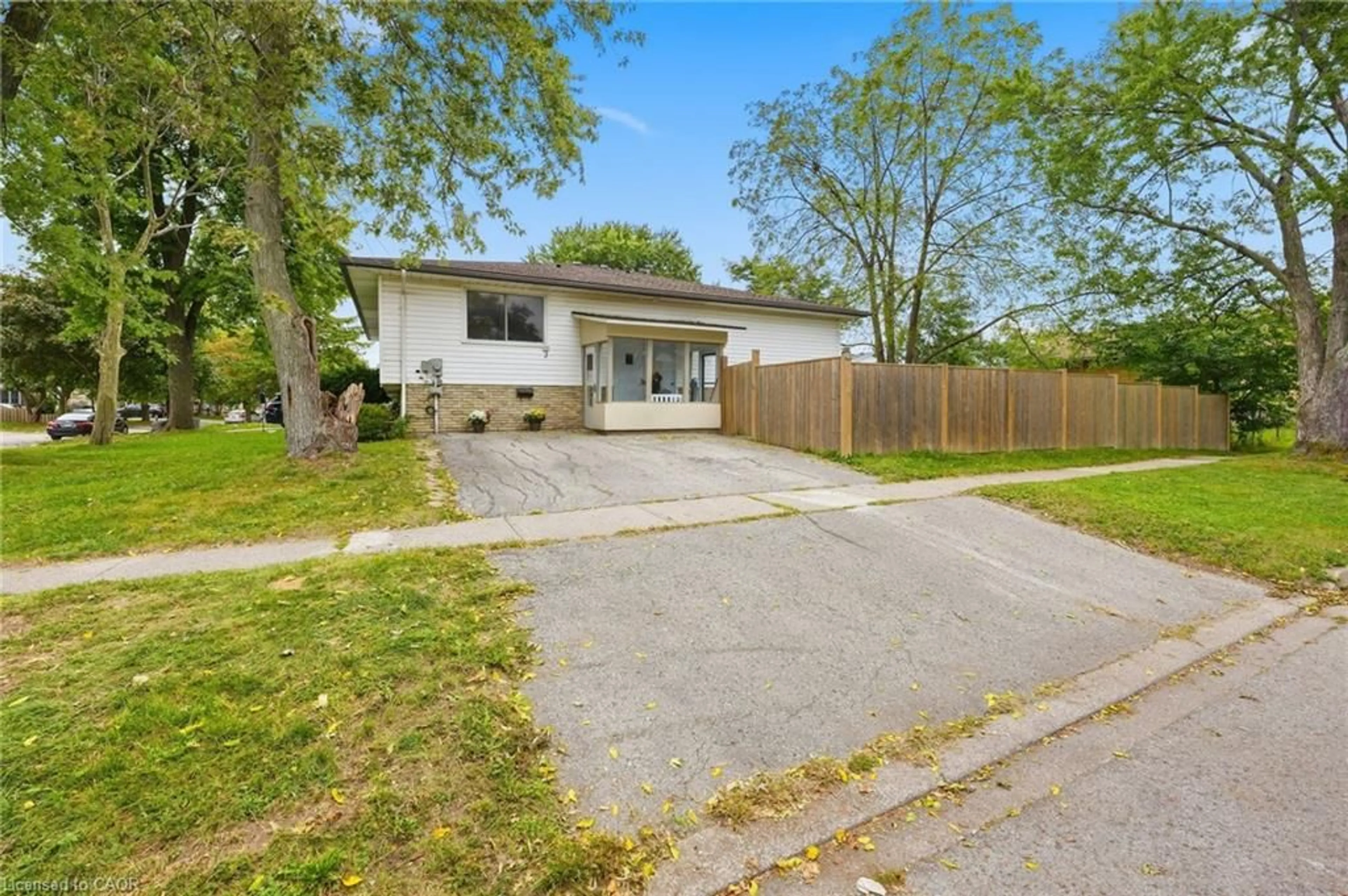Unknown for 3 Manley Cres, Thorold Ontario L2V 4K2