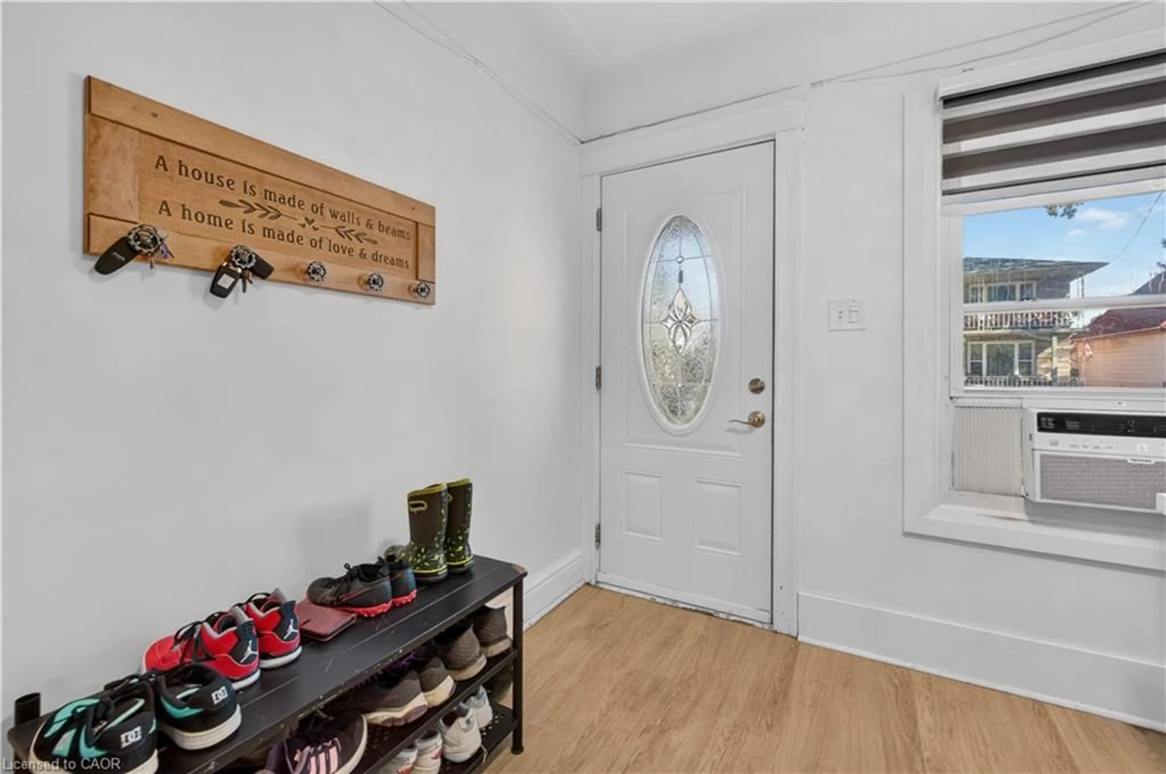Indoor entryway for 21 Cameron Ave, Hamilton Ontario L8H 4Y9