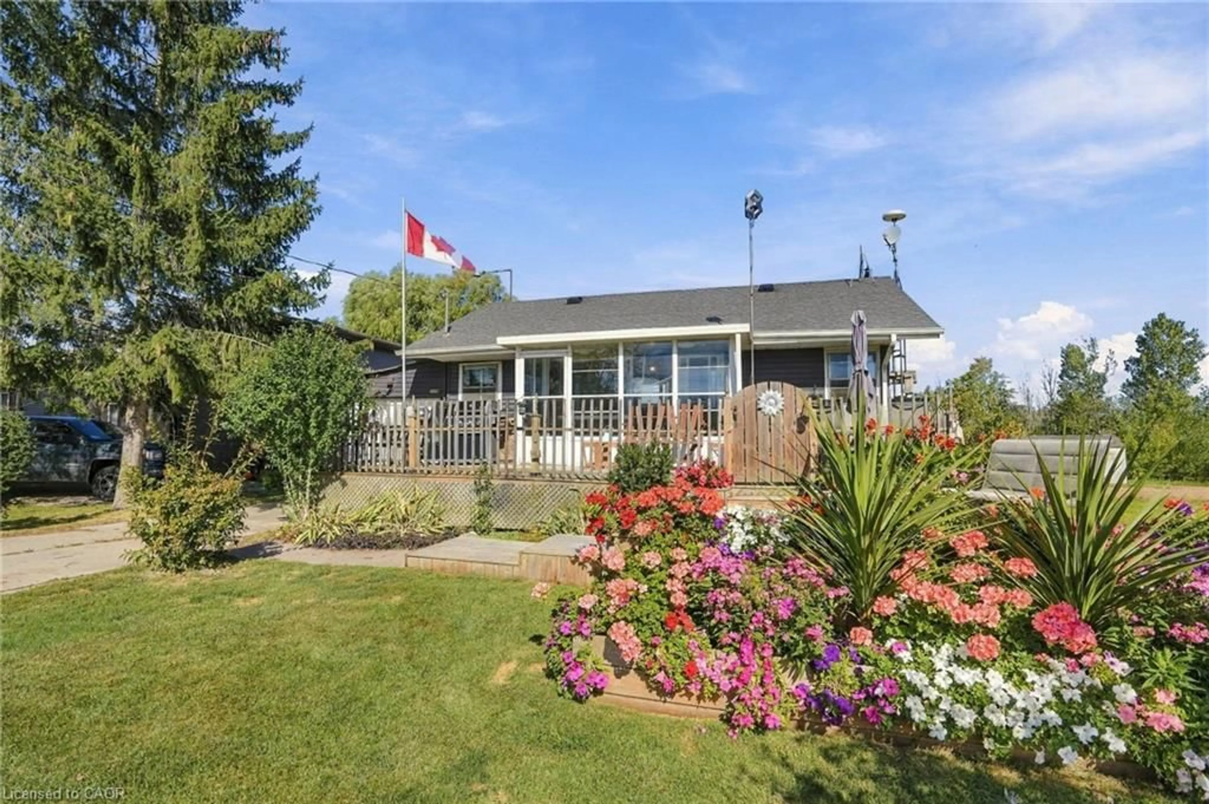 Patio, unknown for 2579 Lakeshore Rd, Dunnville Ontario N1A 2W8