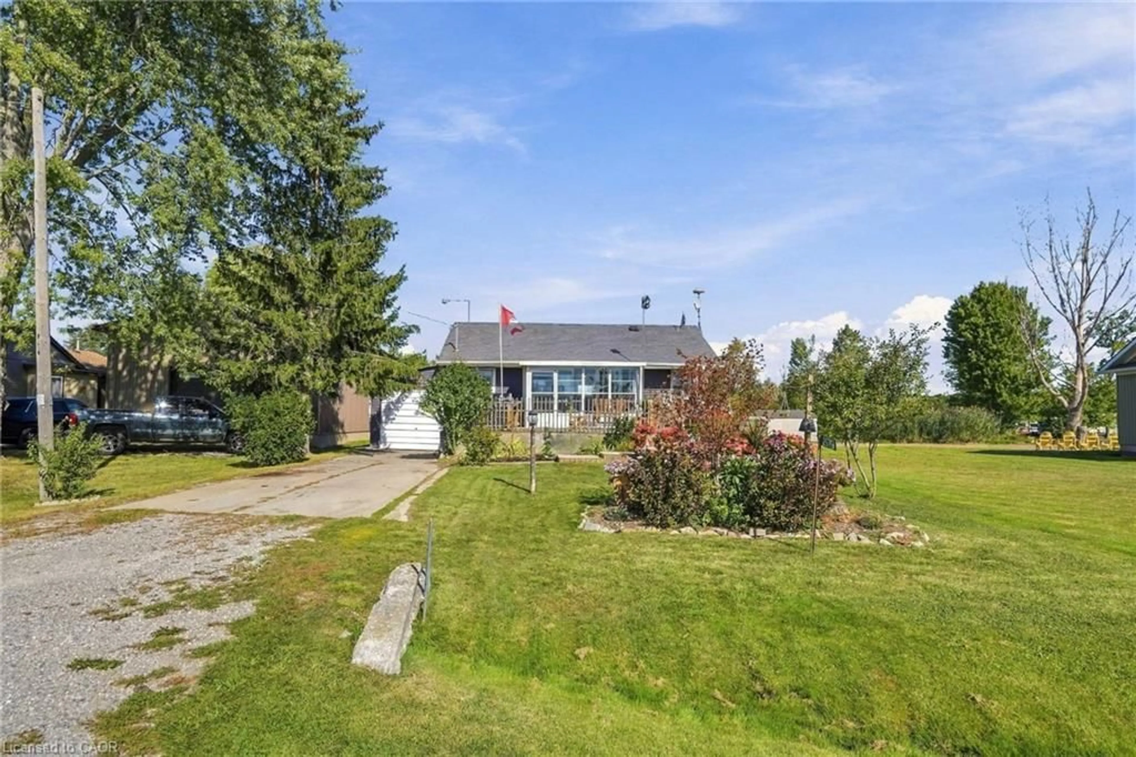 A pic from outside/outdoor area/front of a property/back of a property/a pic from drone, street for 2579 Lakeshore Rd, Dunnville Ontario N1A 2W8