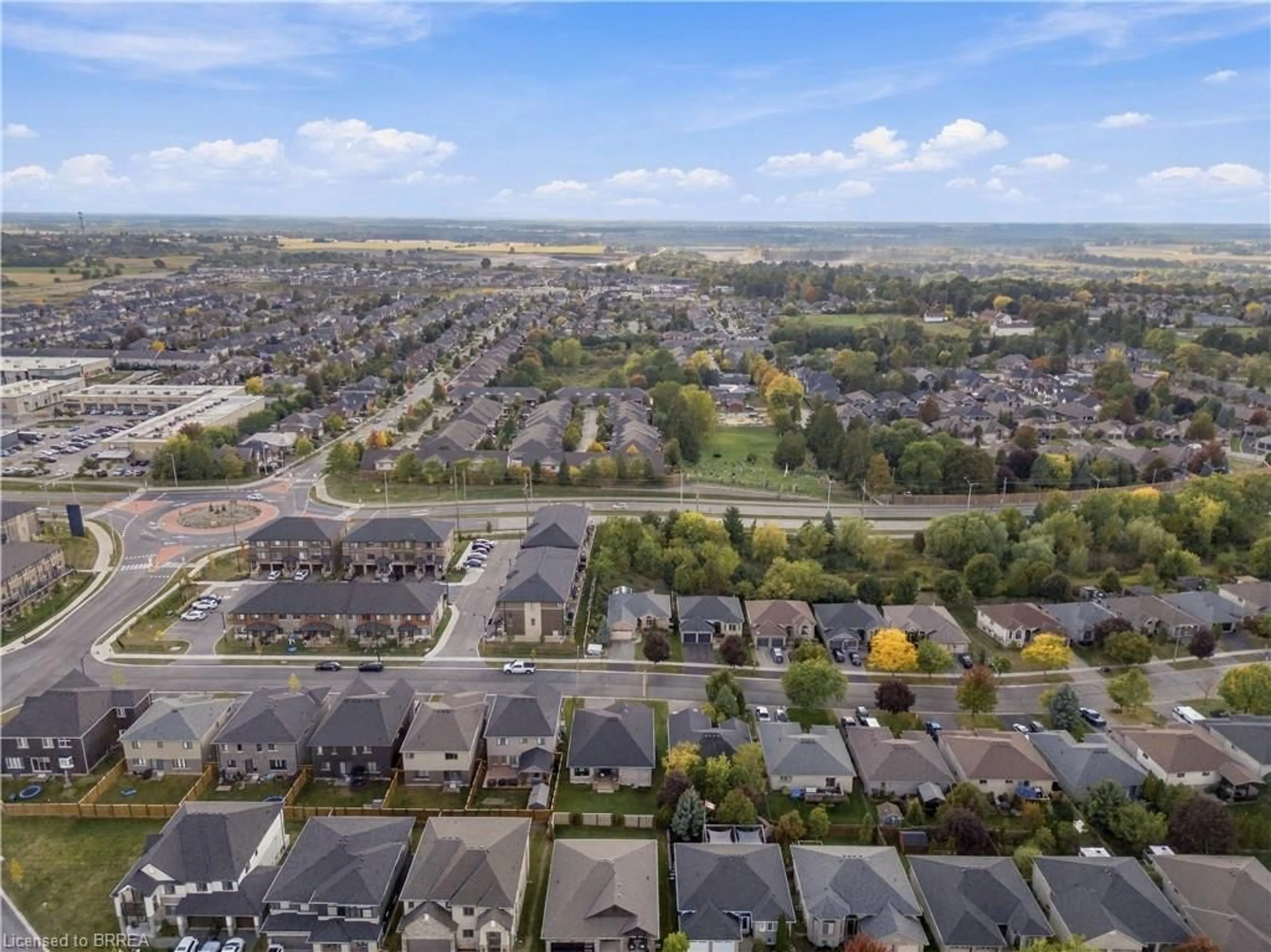 A pic from outside/outdoor area/front of a property/back of a property/a pic from drone, street for 102 Court Dr, Paris Ontario N3L 4G7