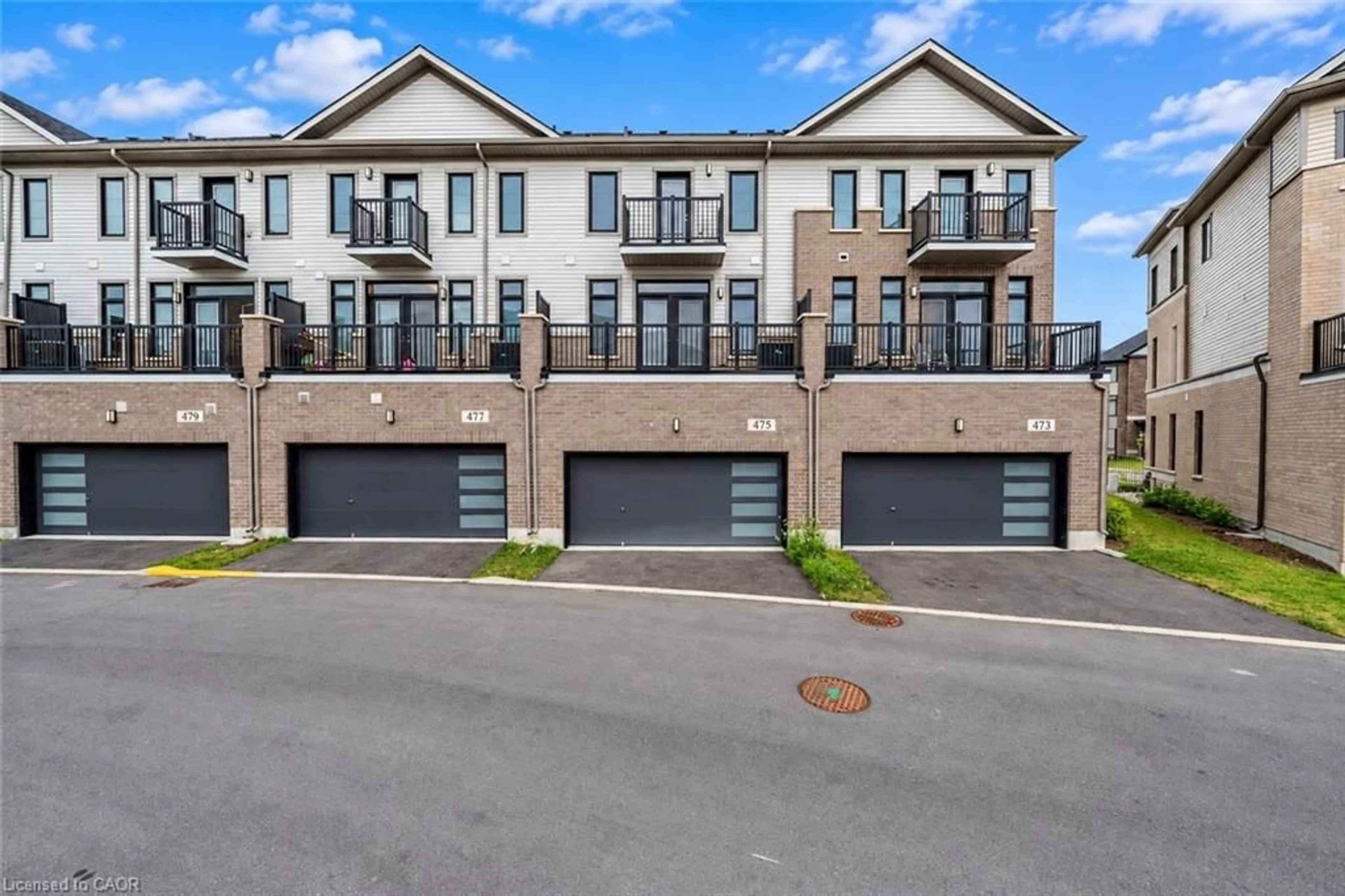 A pic from outside/outdoor area/front of a property/back of a property/a pic from drone, street for 475 Provident Way, Mount Hope Ontario L0R 1W0