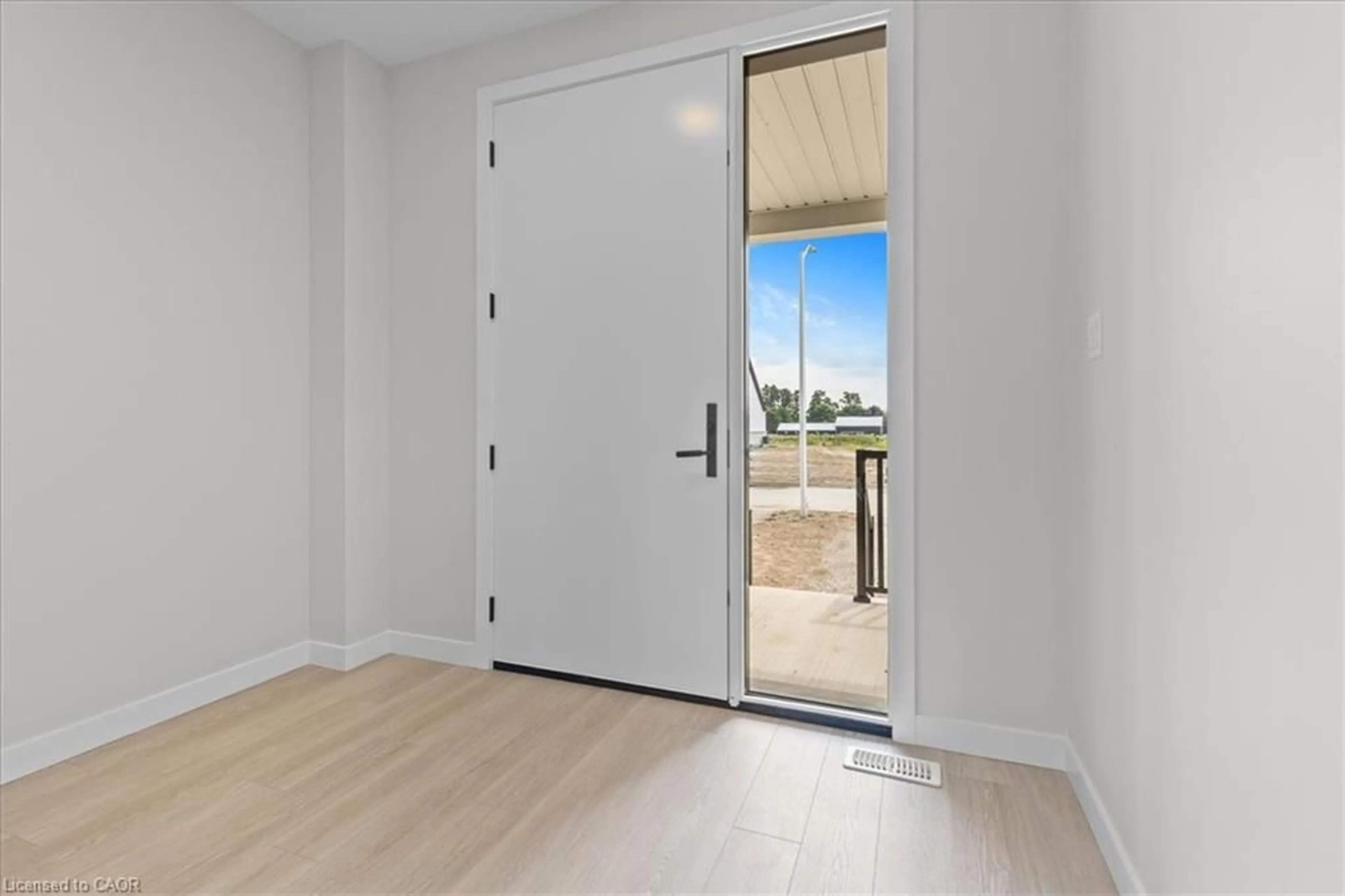 Indoor entryway for 98 Kenton St, Mitchell Ontario N0K 1N0
