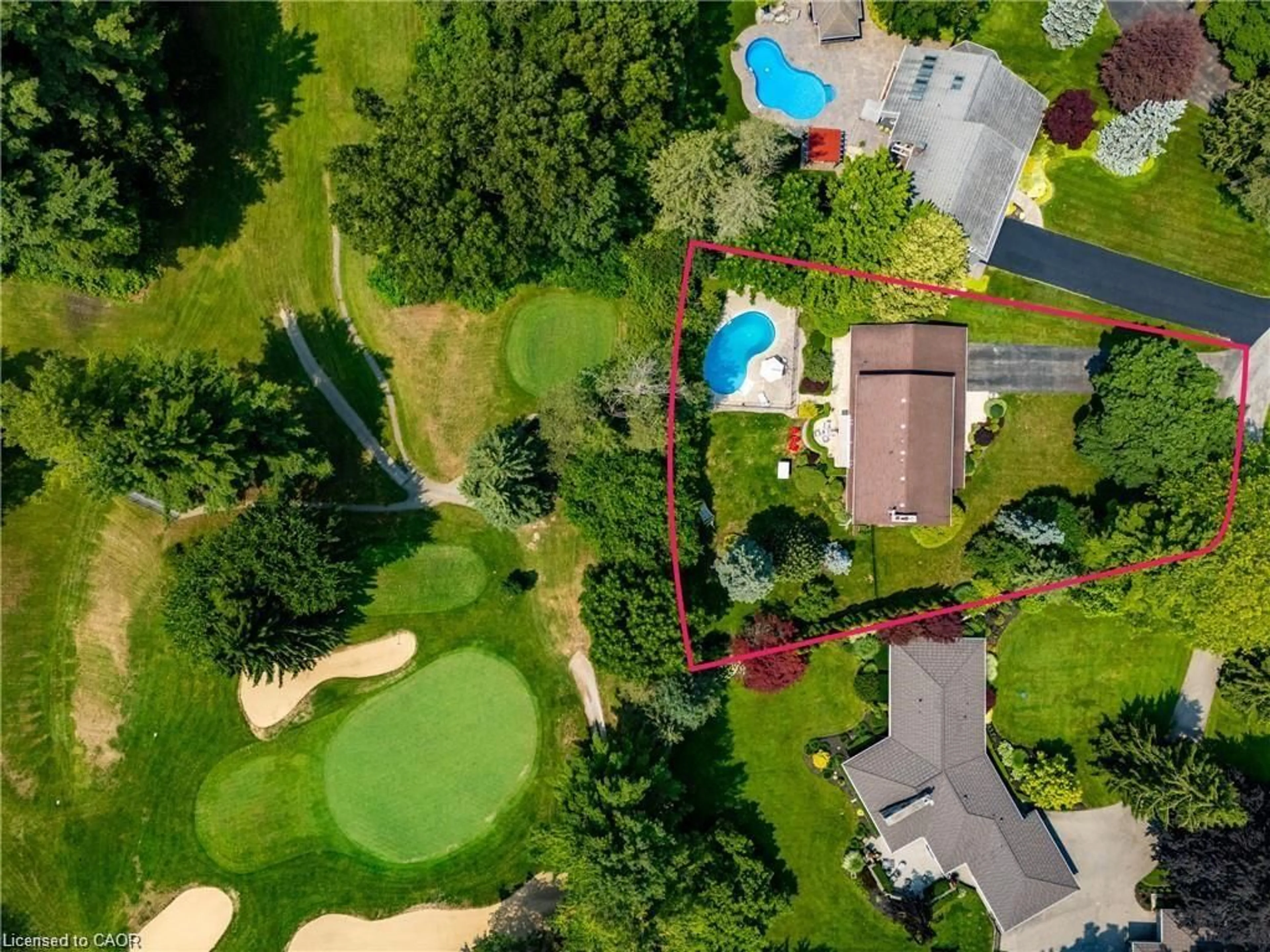 A pic from outside/outdoor area/front of a property/back of a property/a pic from drone, street for 6 Summit Cir, Norfolk Ontario N3Y 3K8
