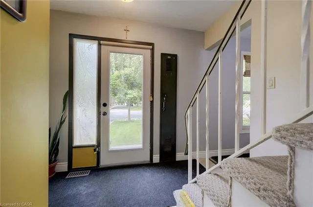 124 Queensway Dr, St. Jacobs 5